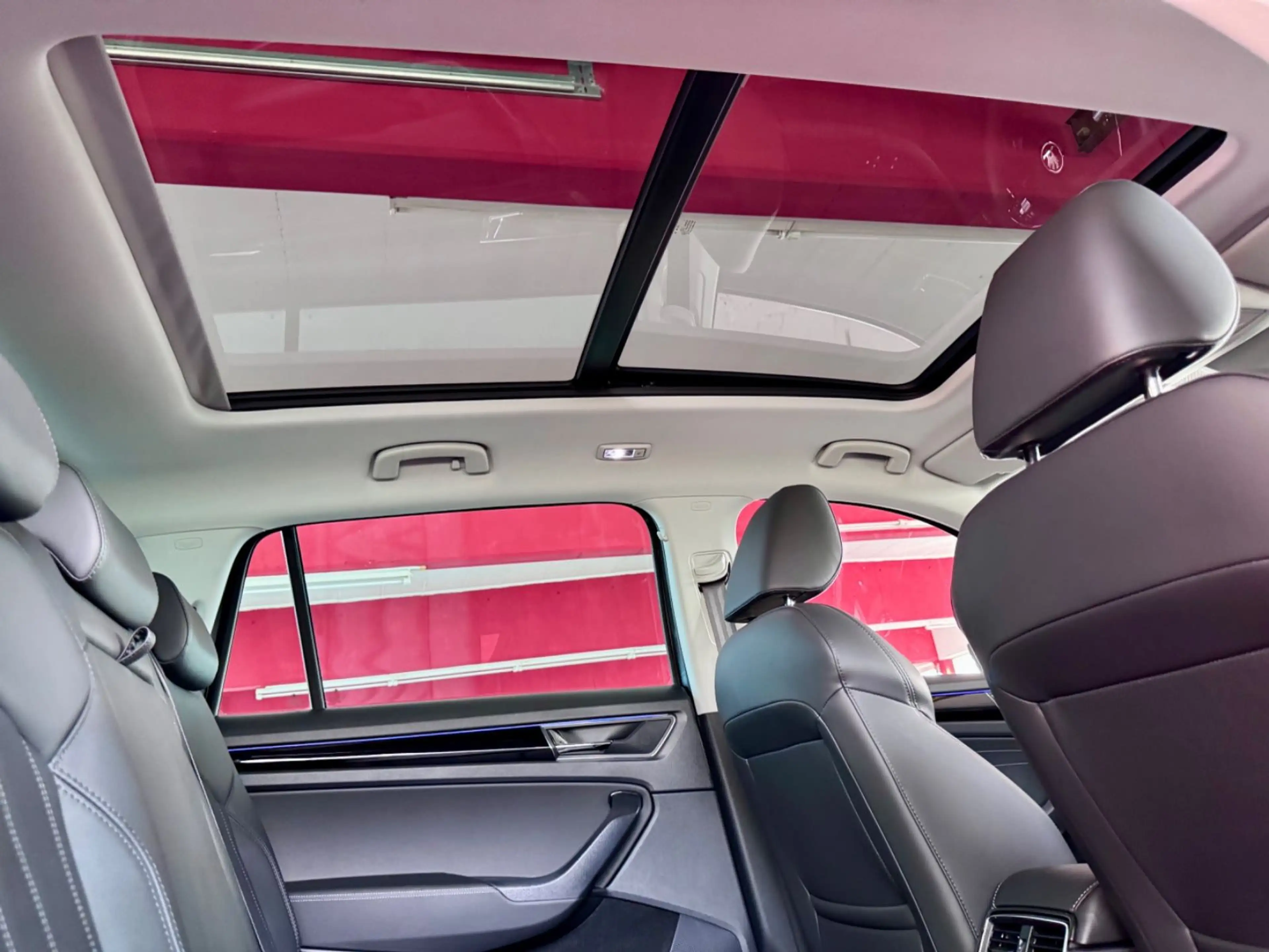 Skoda Kodiaq 2.0TFSI L&K 7 Sitze 4x4 Pano AHK ACC 360° — photo 4