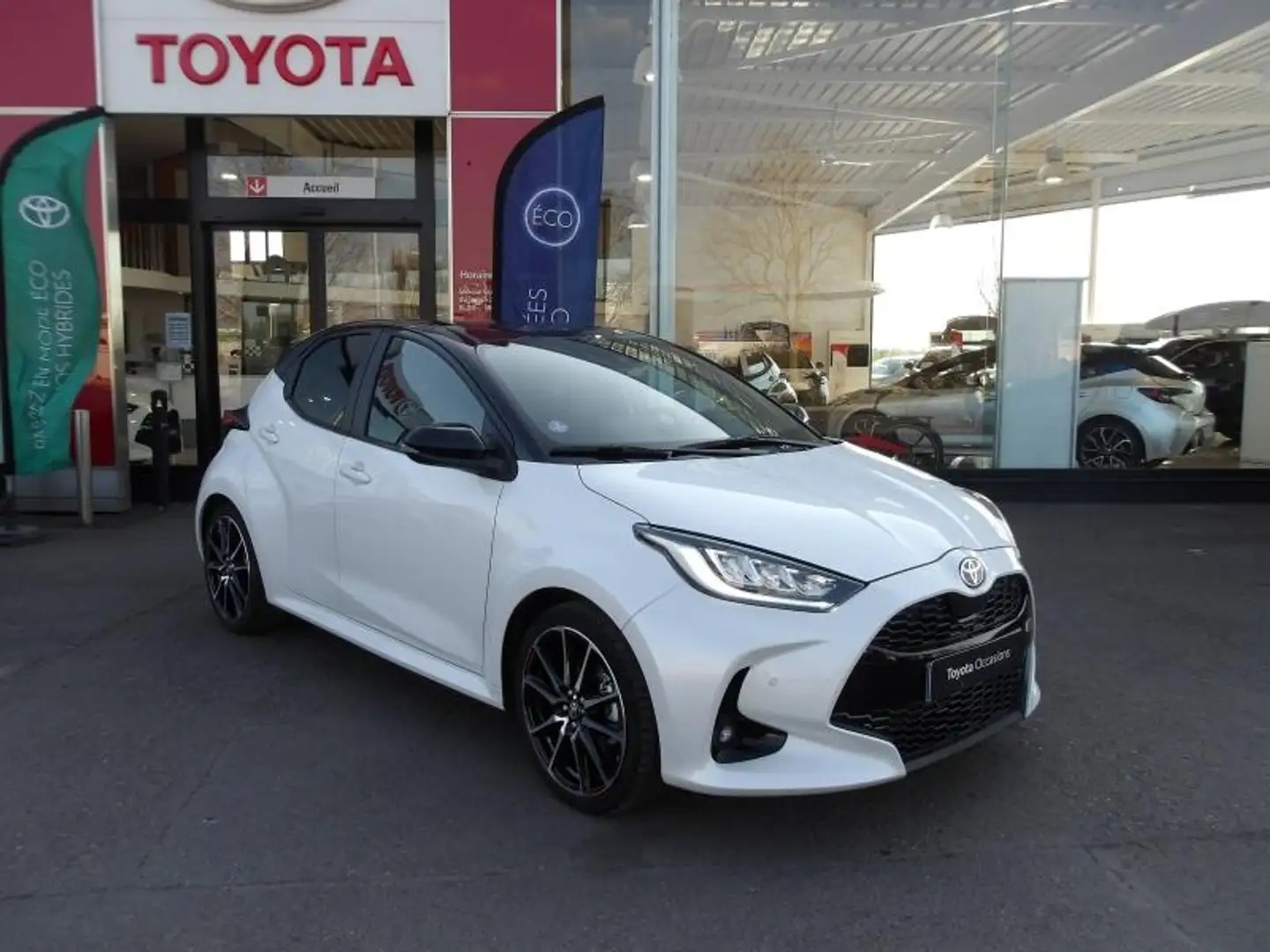 Toyota Yaris 116h GR Sport 5p MY22 Noir - 1