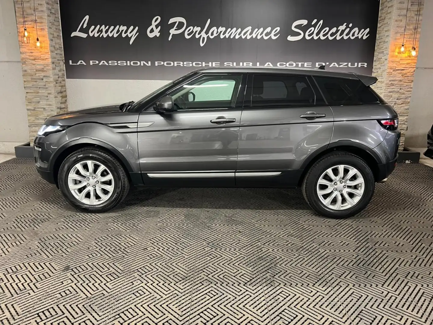 Land Rover Range Rover Evoque PHASE II 2.0 TD4 180ch BVA9 SE PACK - 59000km - Or Gris - 2