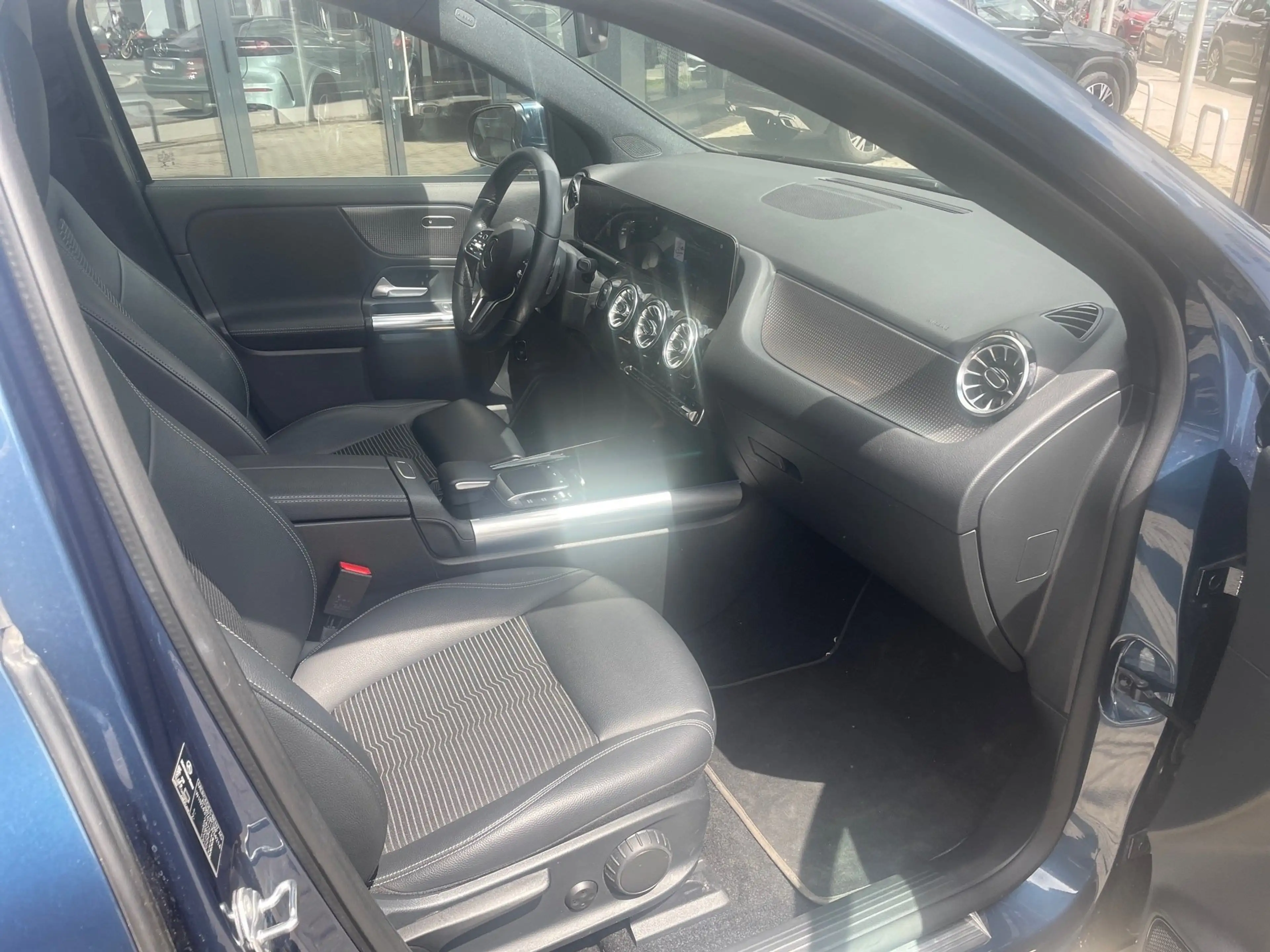 Mercedes-Benz EQA 250 Progressive Line KeyLess ParkAss. SHZ — photo 11