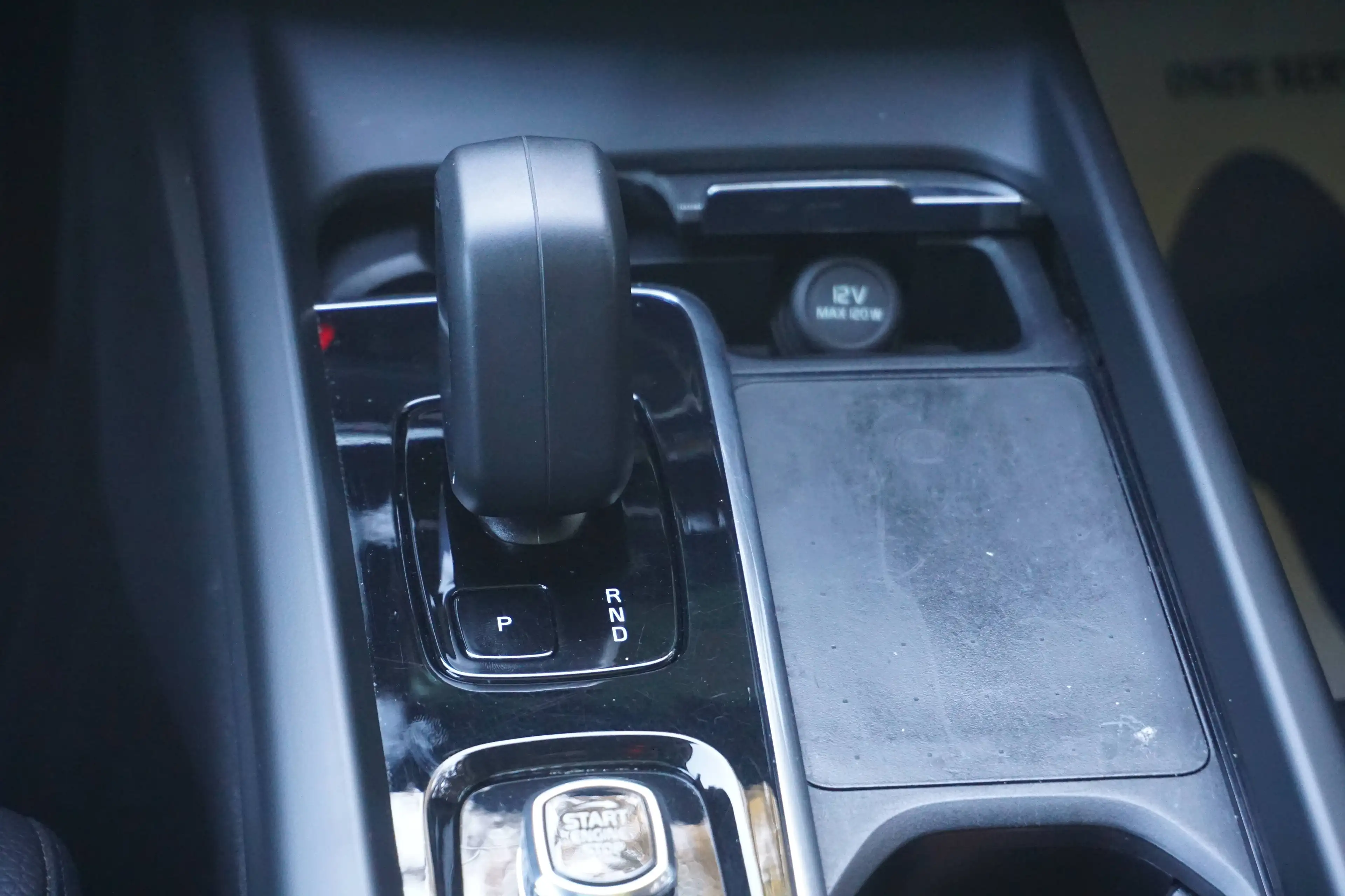 Volvo XC60 XC60 2.0 B4 MHEV AWD Plus Dark-Navi-Cam-LijnA-Pano-Garantie — photo 11