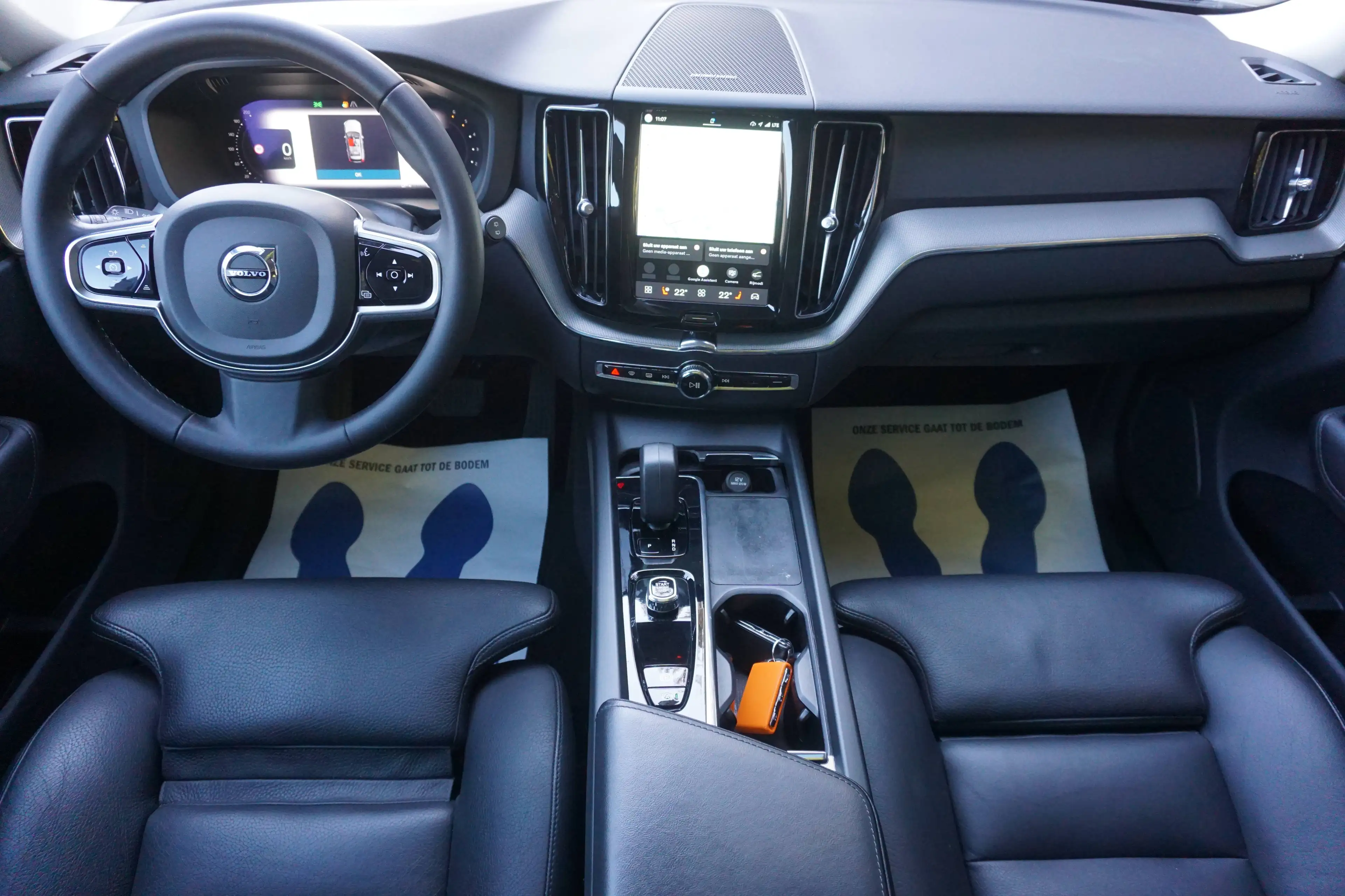 Volvo XC60 XC60 2.0 B4 MHEV AWD Plus Dark-Navi-Cam-LijnA-Pano-Garantie — photo 9