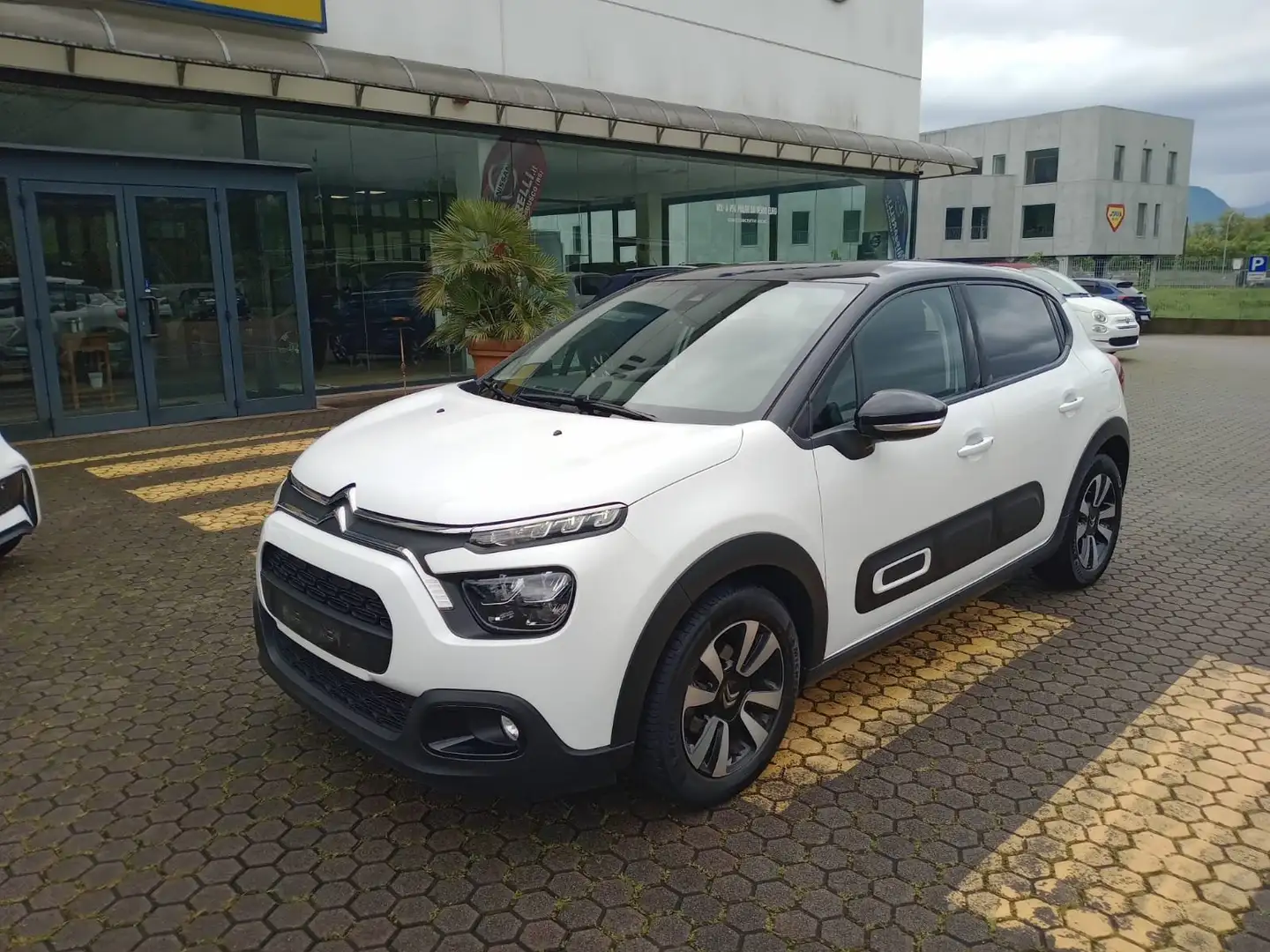 Citroen C3 1.2 puretech Shine s Bianco - 1