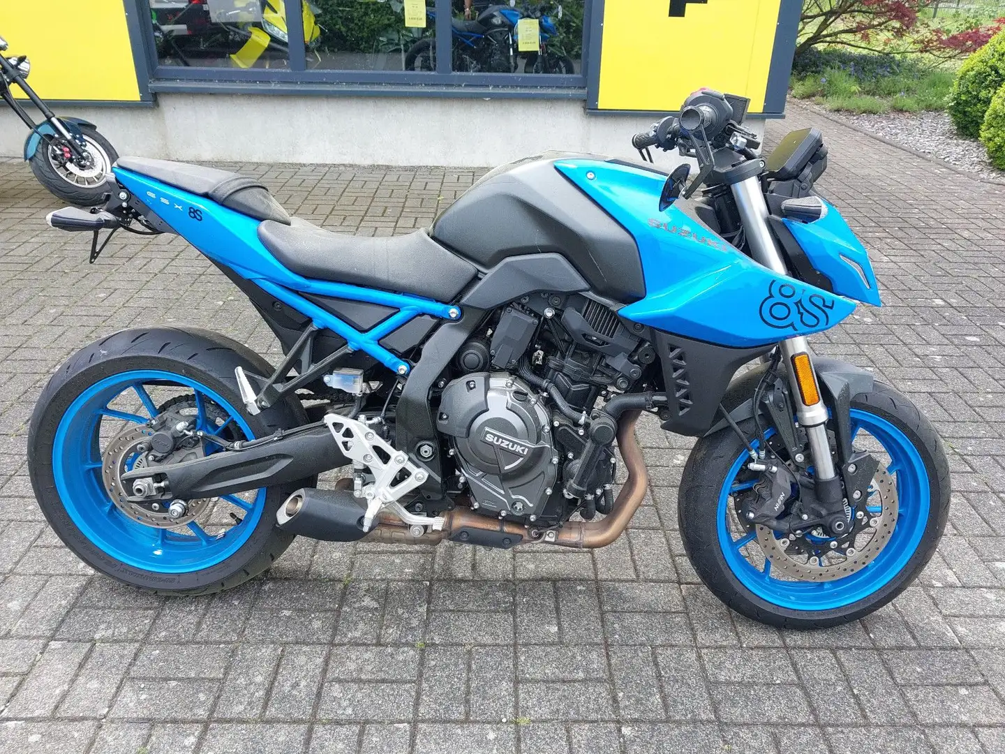 Suzuki GSX 8S Bleu - 1
