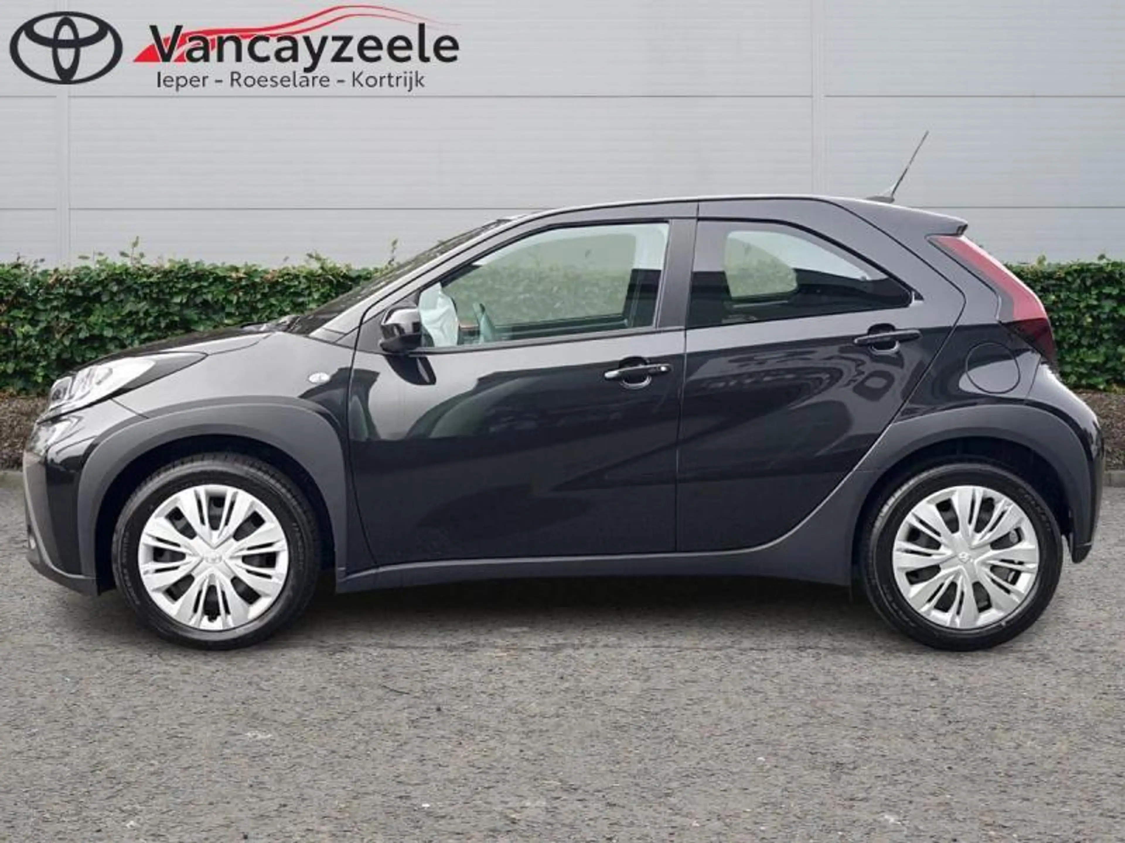 Toyota Aygo X play+camera+dab+carplay+androidauto — photo 3