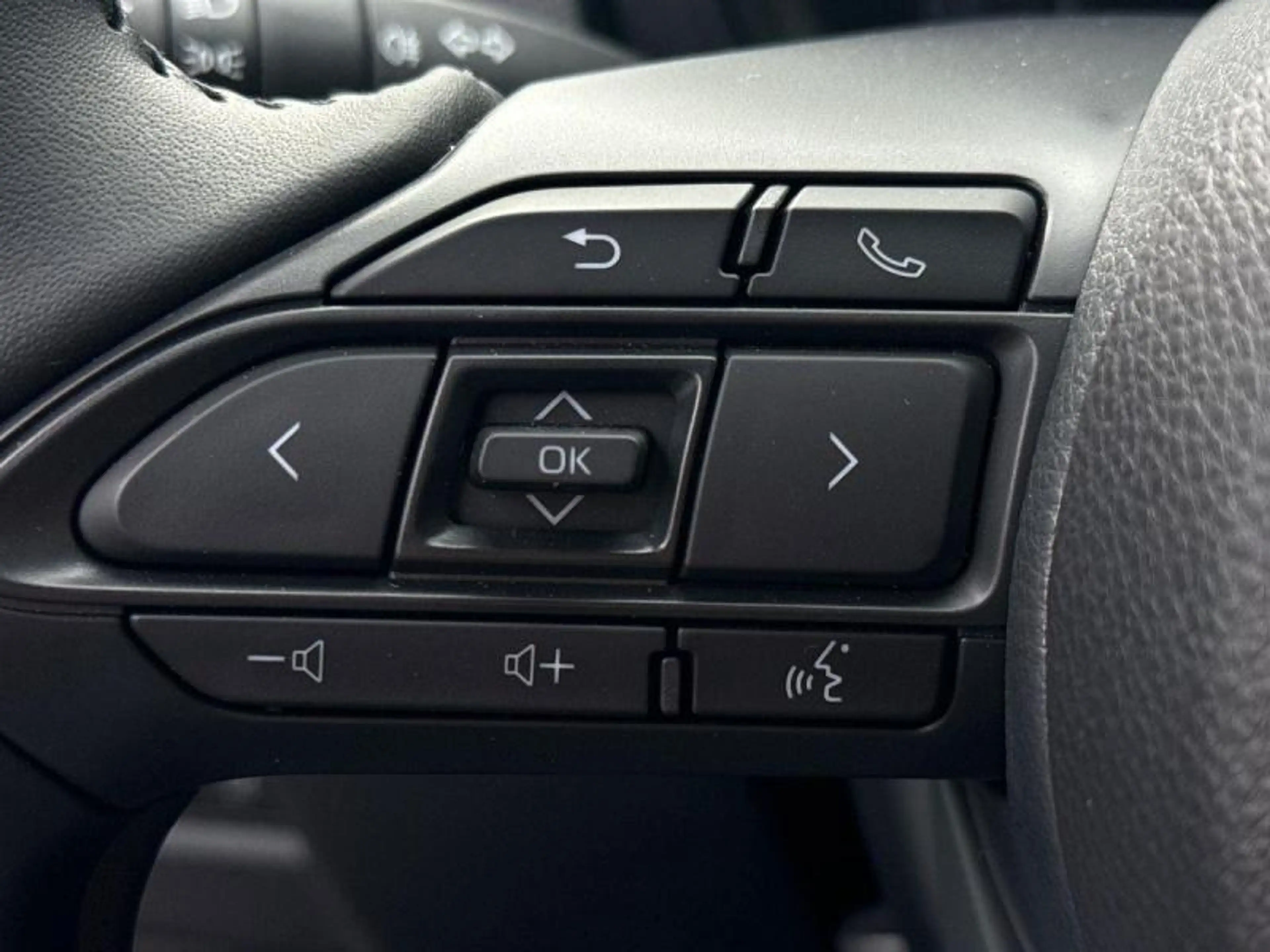Toyota Aygo X play+camera+dab+carplay+androidauto — photo 14