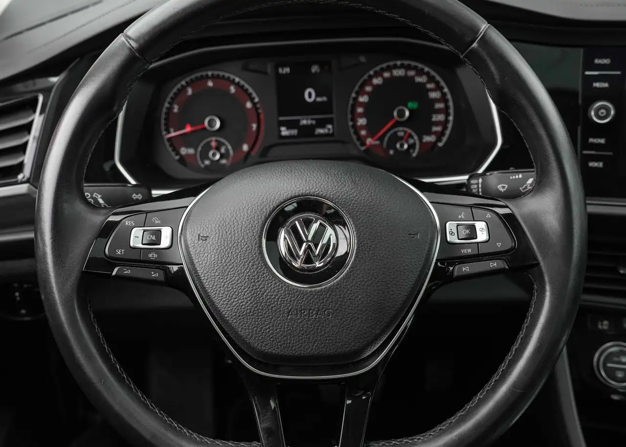 Volkswagen Jetta снимка Volkswagen Jetta