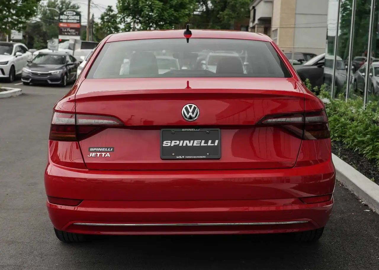Volkswagen Jetta снимка Volkswagen Jetta