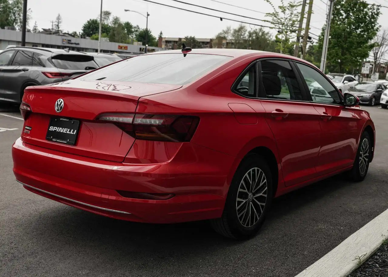 Volkswagen Jetta снимка Volkswagen Jetta
