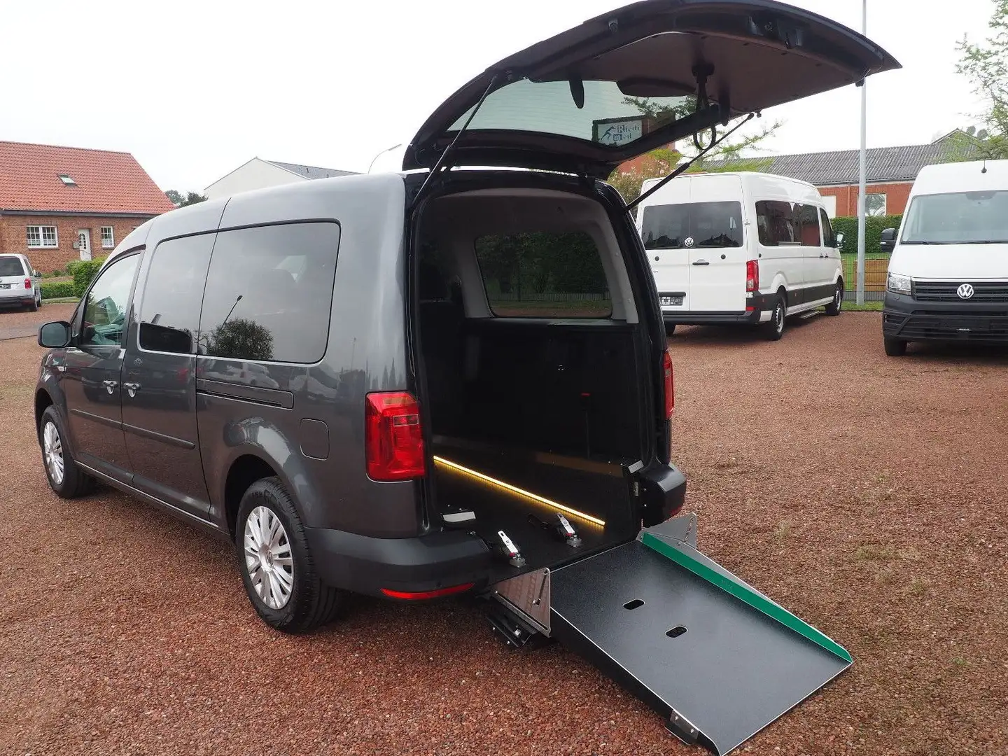 Volkswagen Caddy Maxi Klima Rollstuhlgerecht Wenderampe Grau - 1