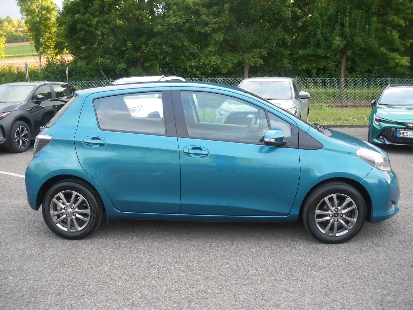 Toyota Yaris 1.33 VVT-i Life Blau - 2