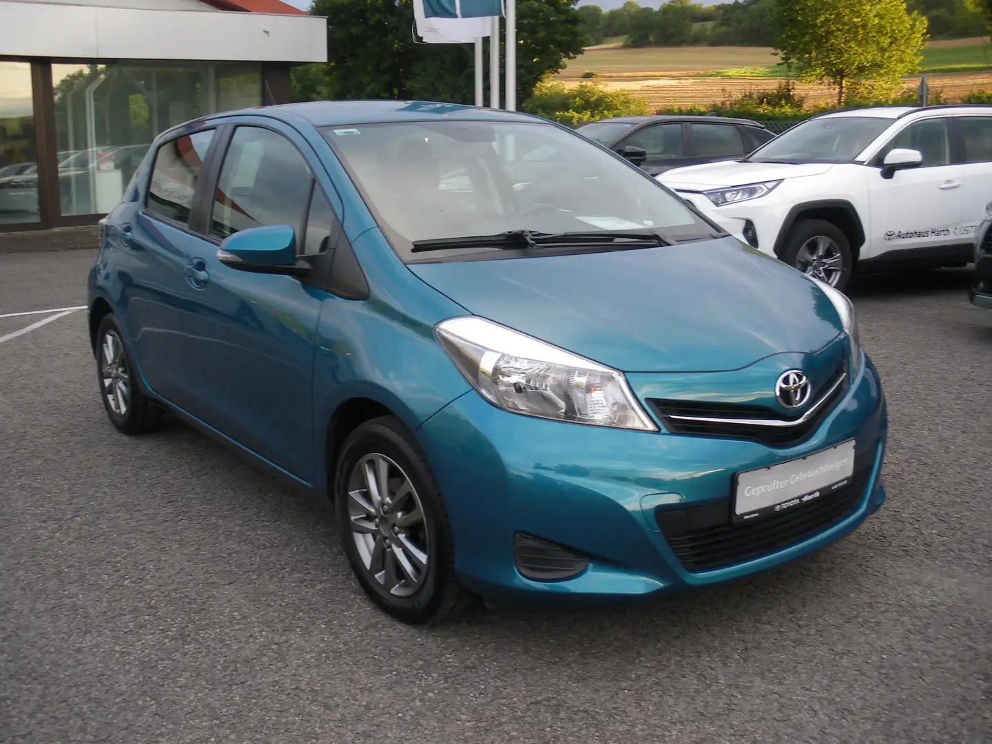 Toyota Yaris 1.33 VVT-i Life Blau - 1