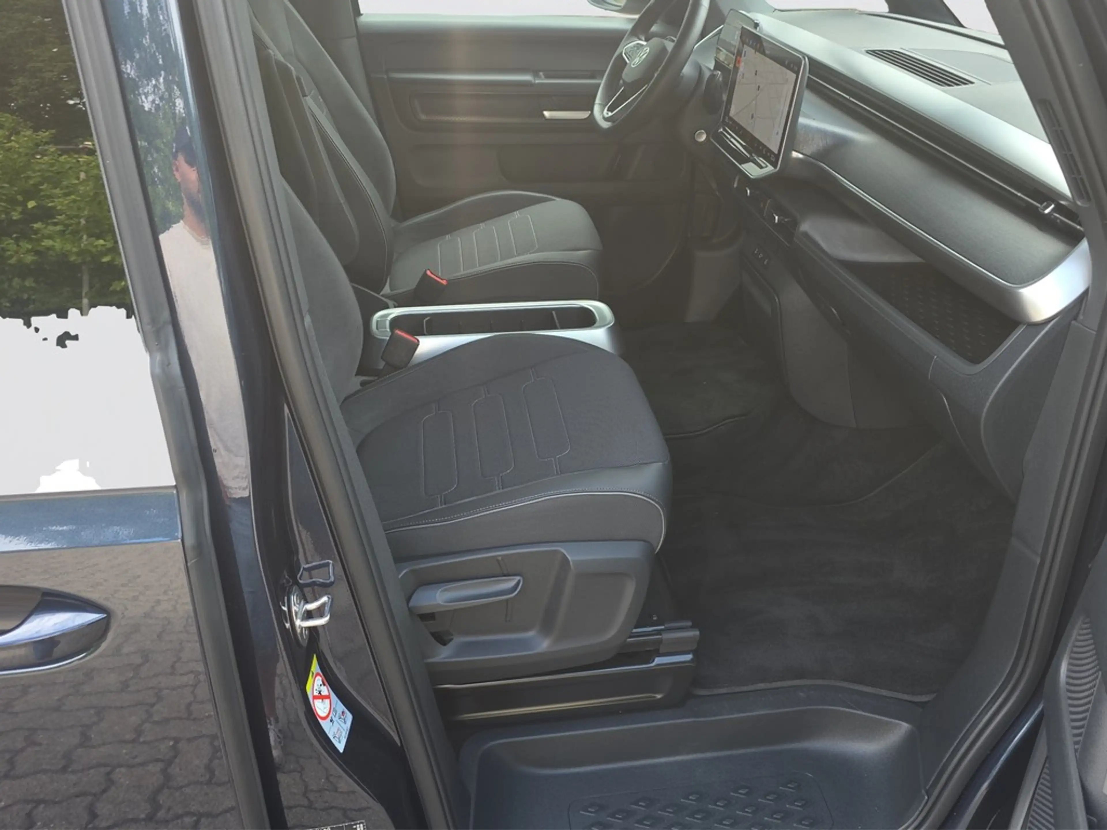 Volkswagen ID. Buzz Pro LR 7-Sitzer PANO/WÄRMEPUMPE/AHK — photo 15