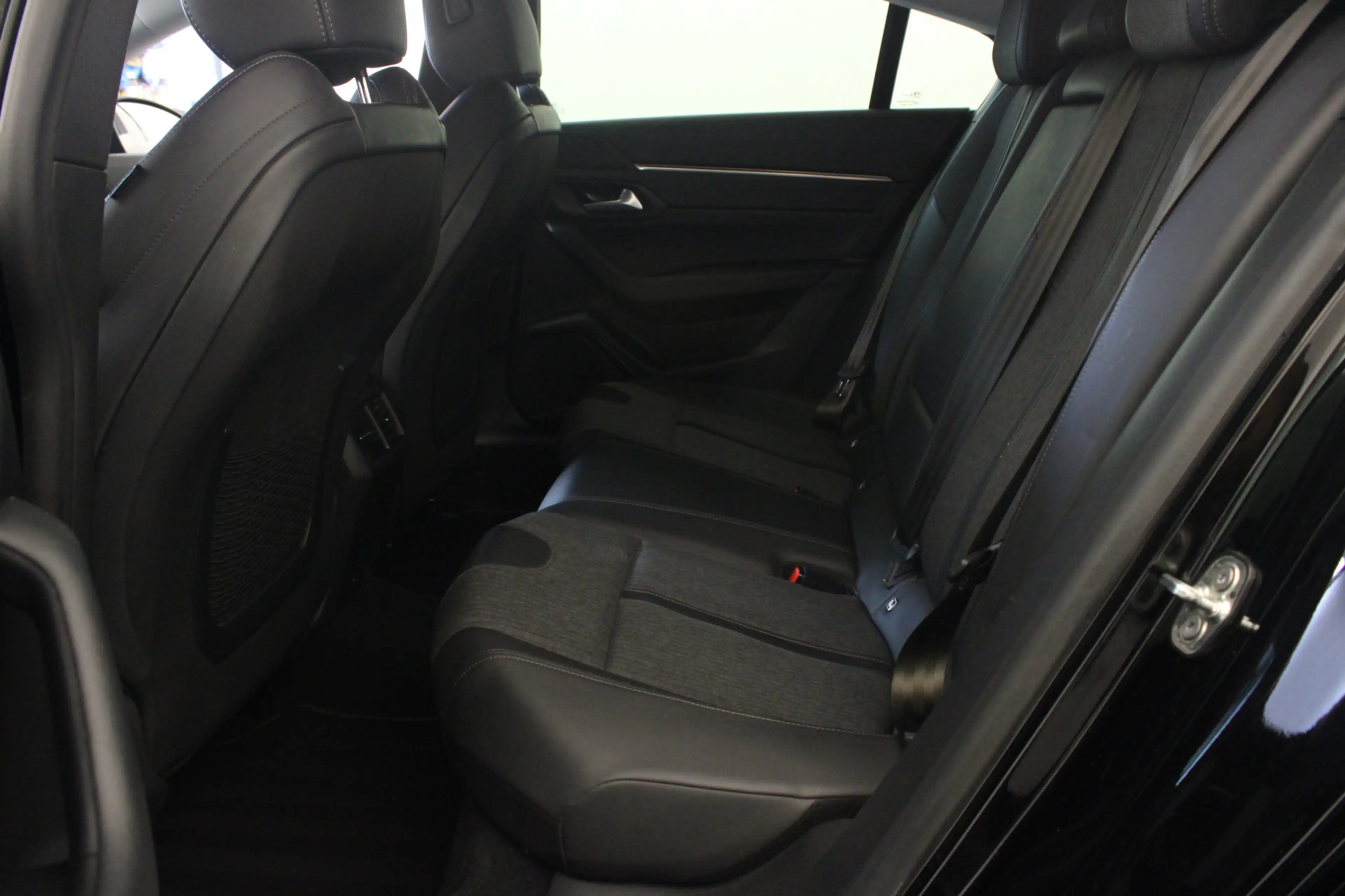 Peugeot 508 1.2 PureTech Allure Pack |Camera|Navi|ACC| — photo 12