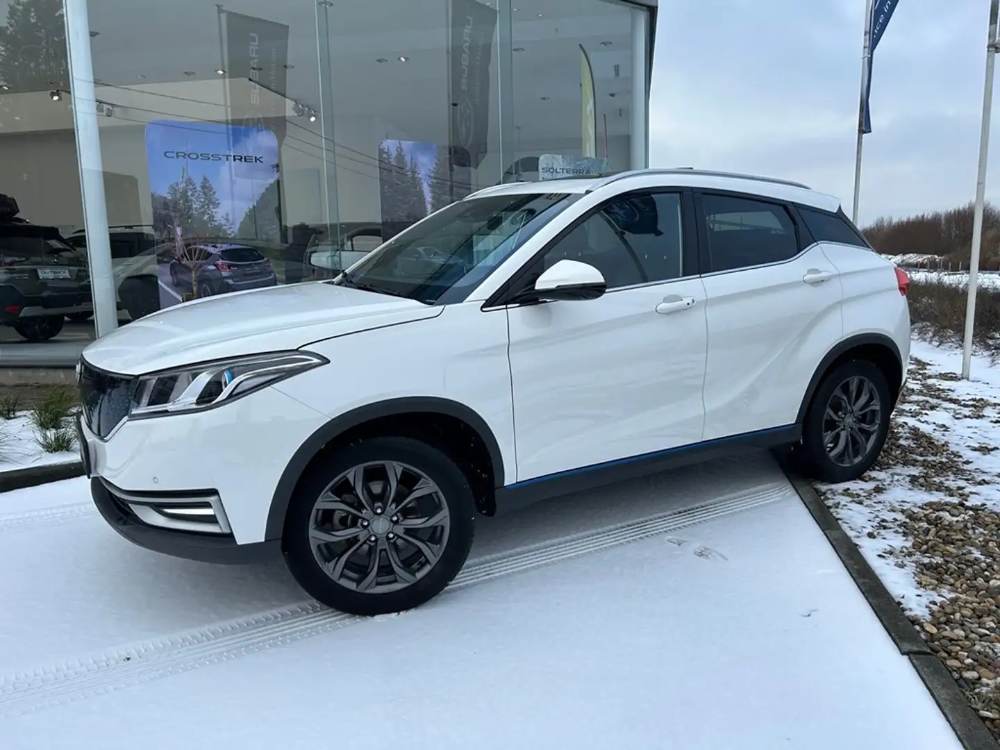 Seres Seres 3 'Luxury' | -fasig | 448 km rijbereik (WLTP) | 16 p Weiß - 1