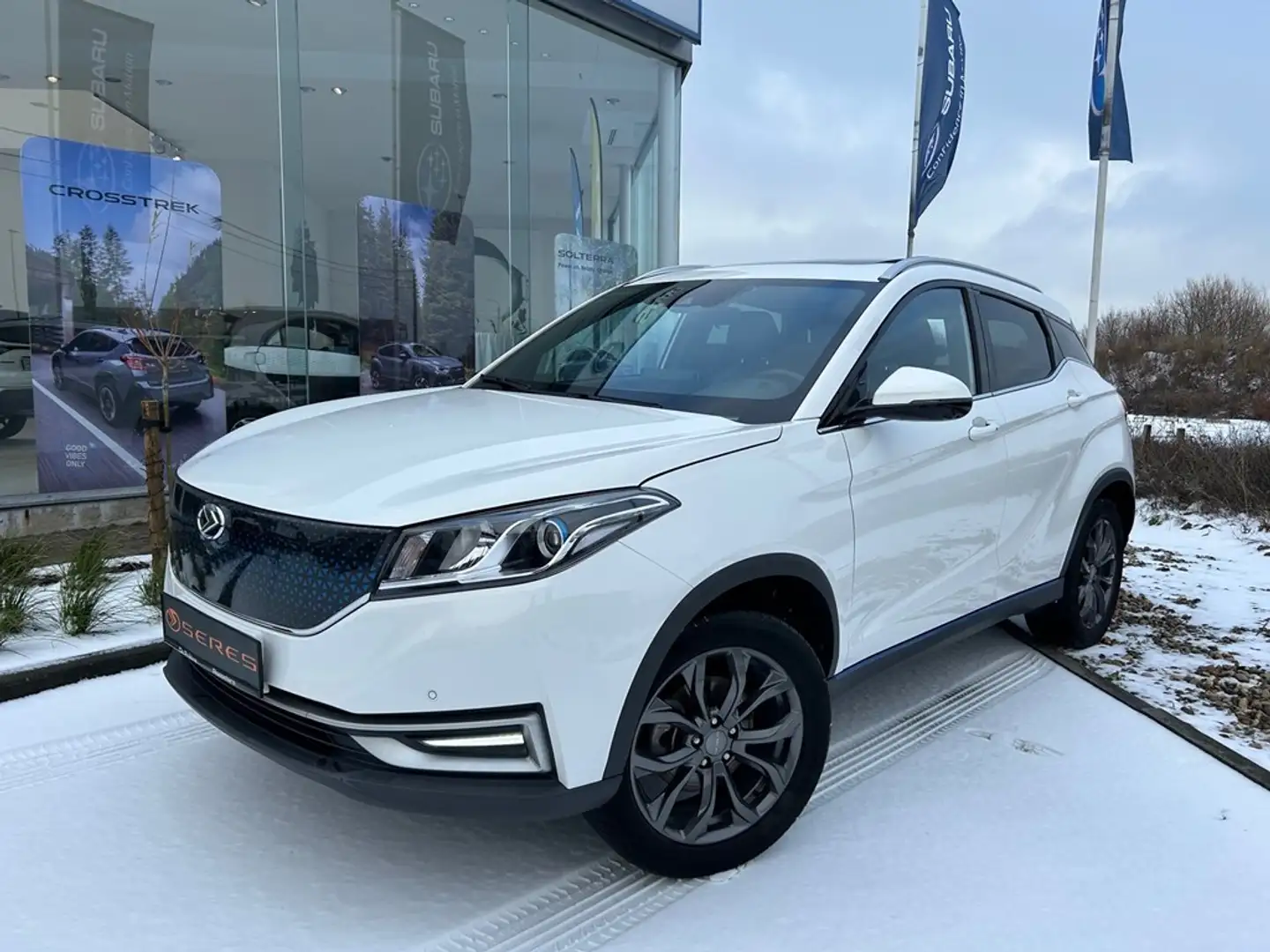 Seres Seres 3 'Luxury' | -fasig | 448 km rijbereik (WLTP) | 16 p Weiß - 2