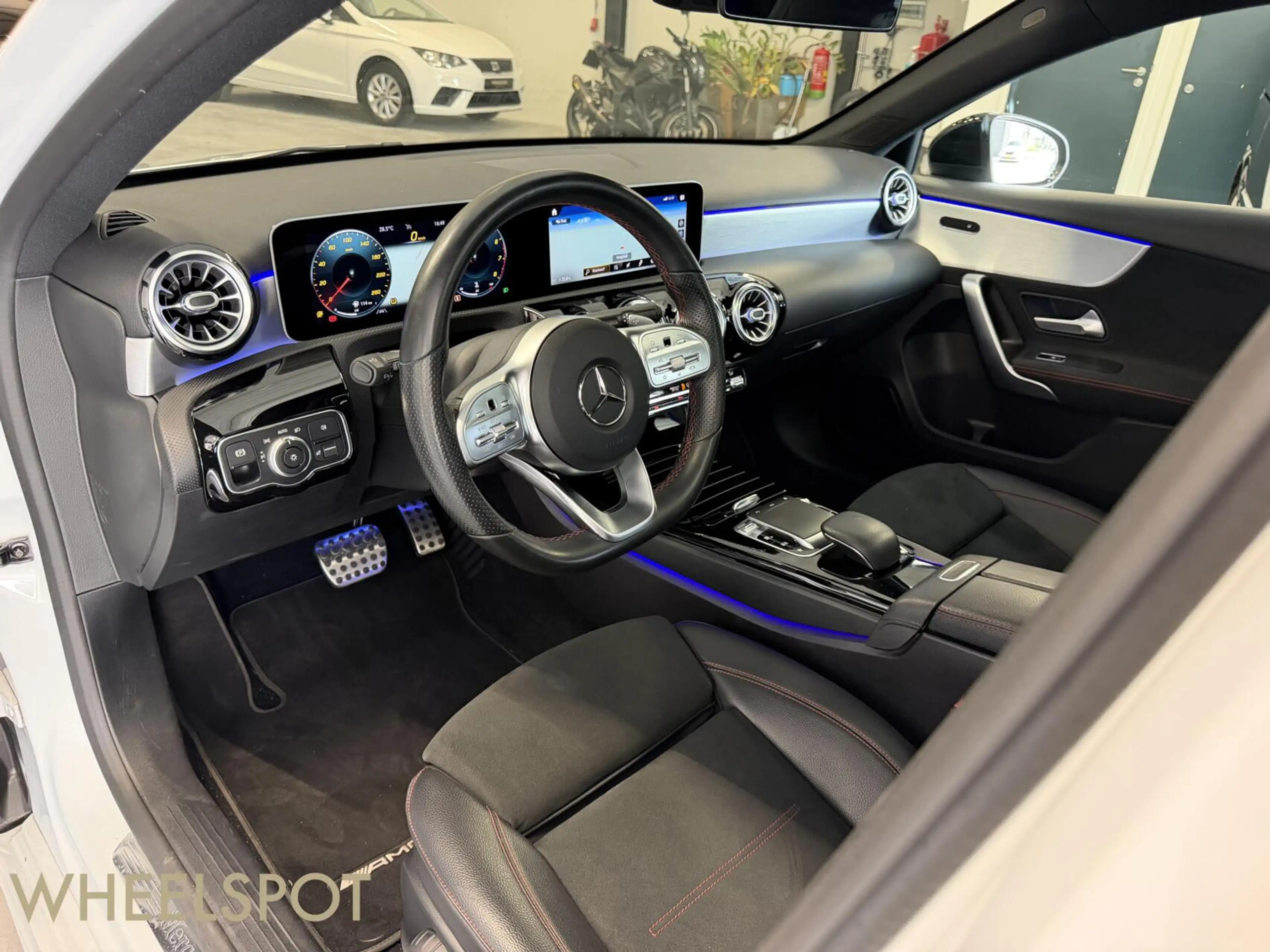 Mercedes-Benz A 220 AMG|Pano|Sfeerverlichting|Cruise|Camera — photo 13