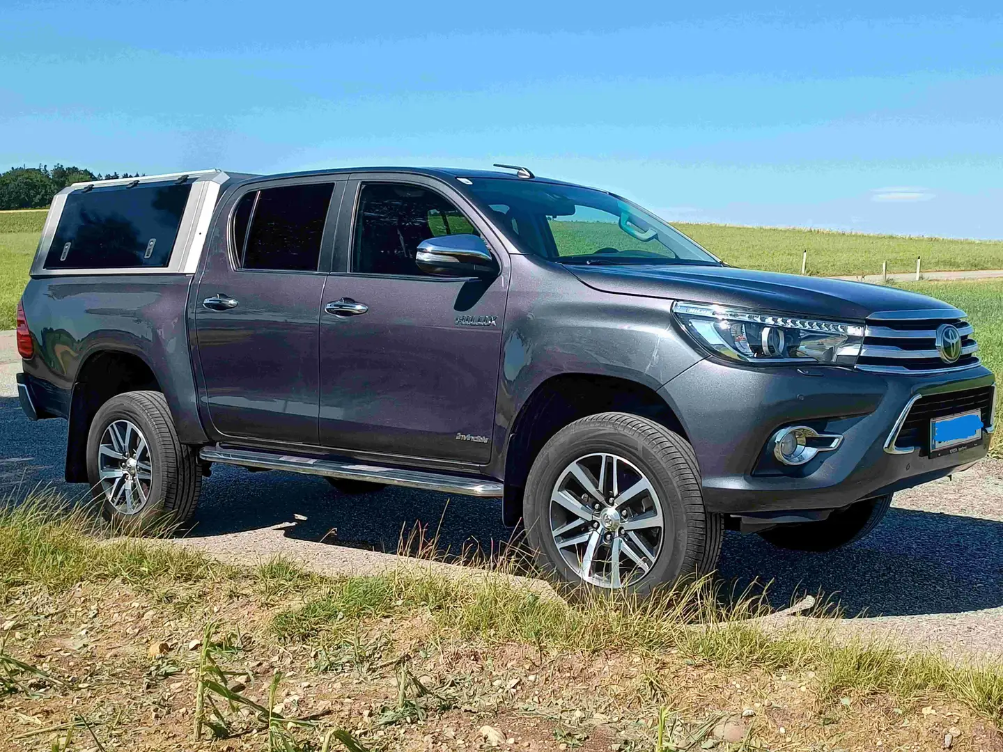 Toyota Hilux 2,4 D-4D DoKa Gris - 2