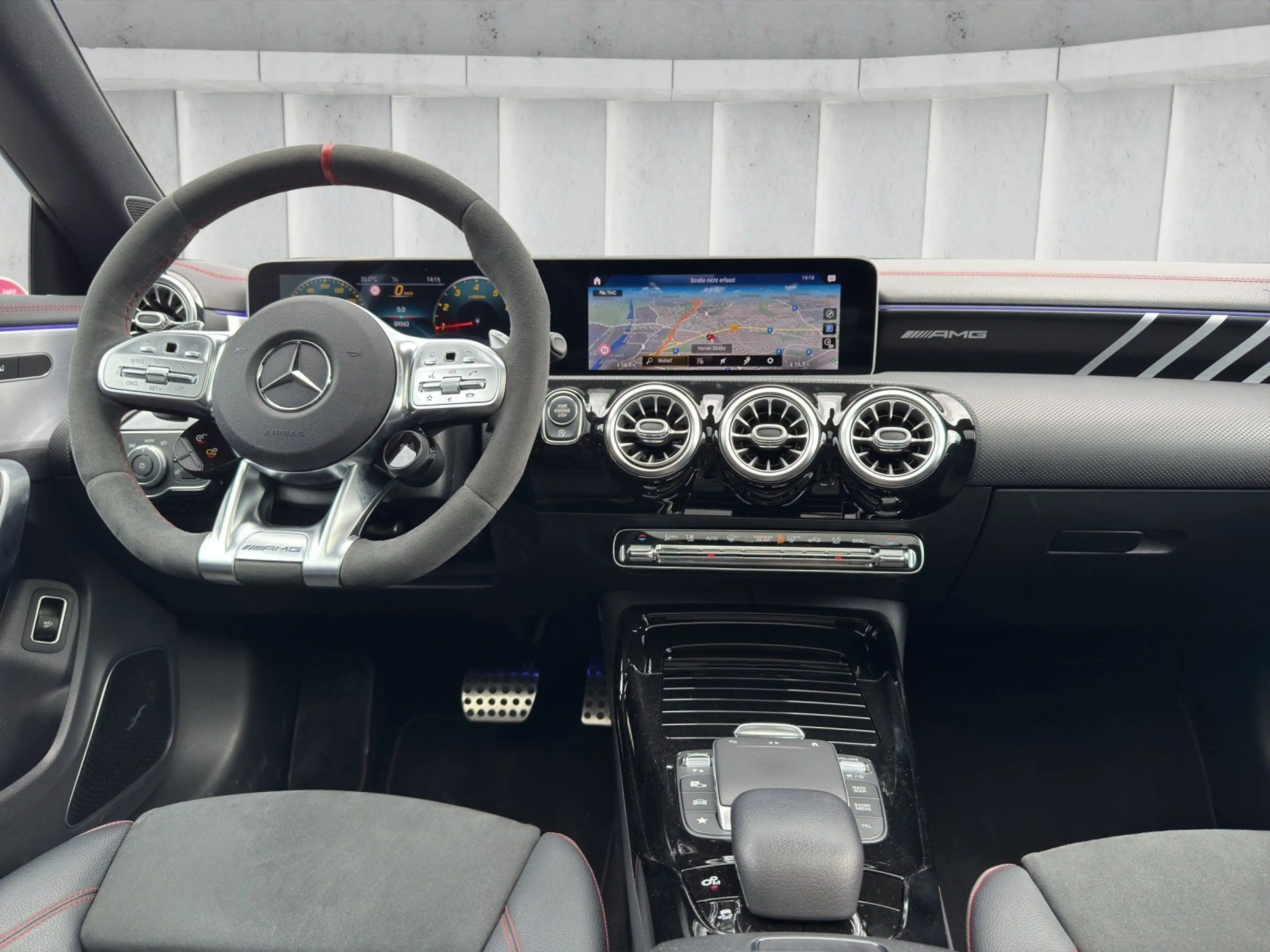 Mercedes-Benz CLA 35 AMG 4M Coupé Night Pano Burm Multibea 19" — photo 14