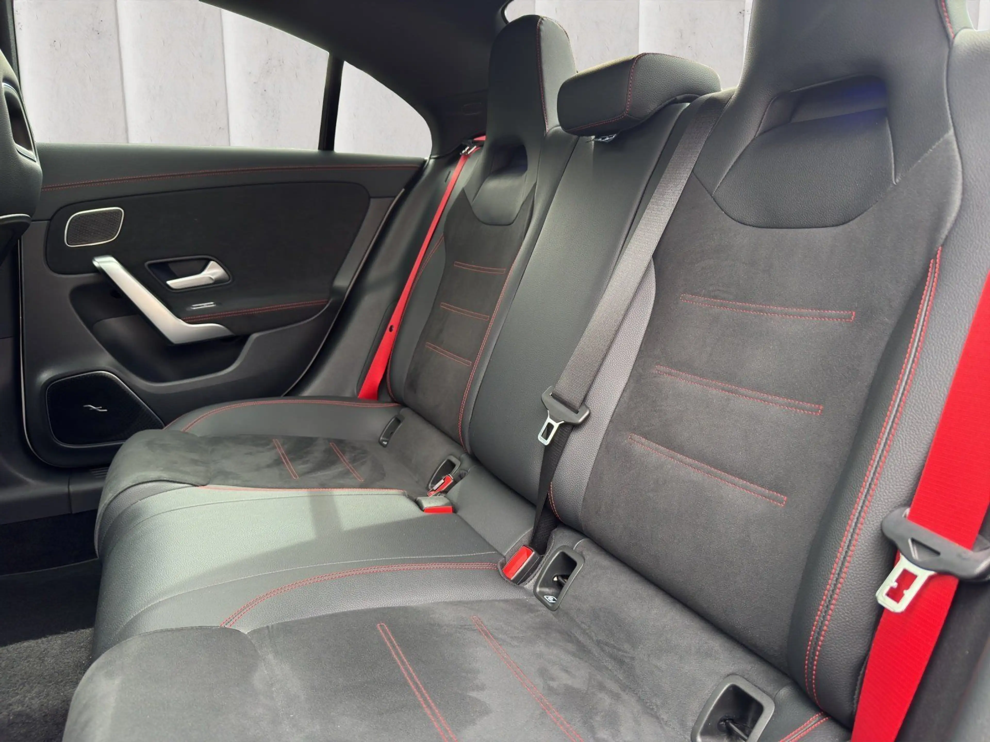 Mercedes-Benz CLA 35 AMG 4M Coupé Night Pano Burm Multibea 19" — photo 13