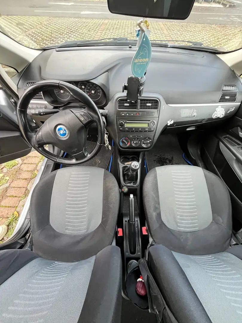 Fiat Grande Punto 5p 1.2 Active c/clima 65cv - 1