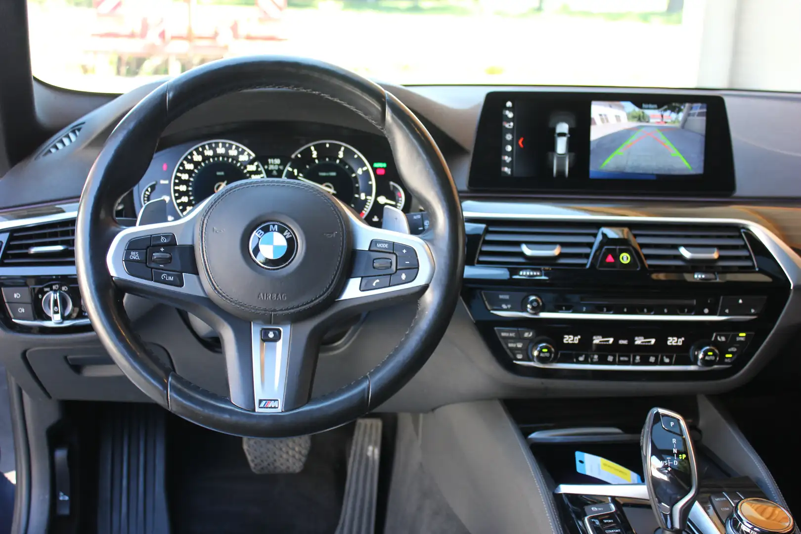 BMW 520 520d xDrive Touring Aut. Luxury Line Pano RFK HUD Blau - 2