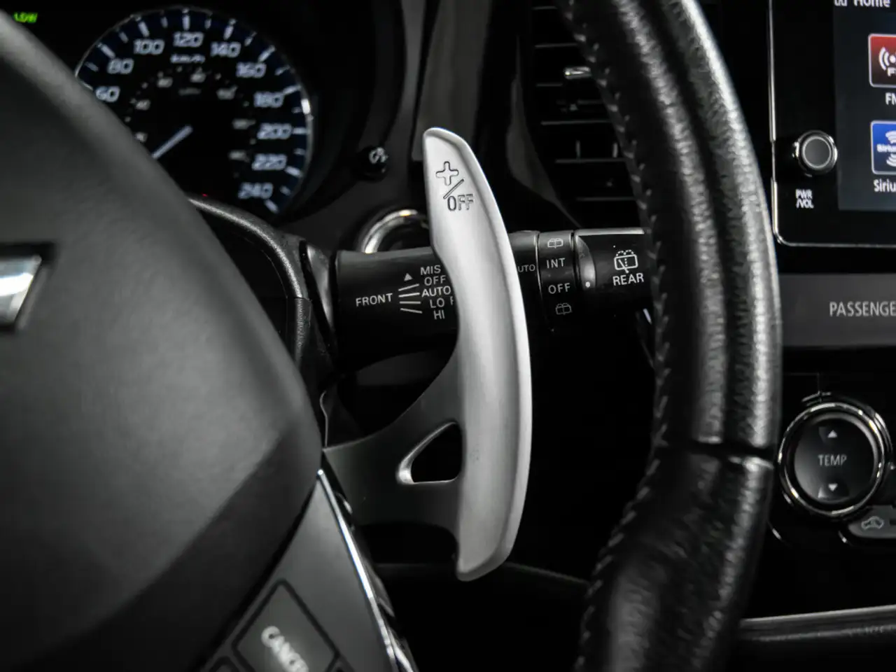 Mitsubishi Outlander снимка Mitsubishi Outlander