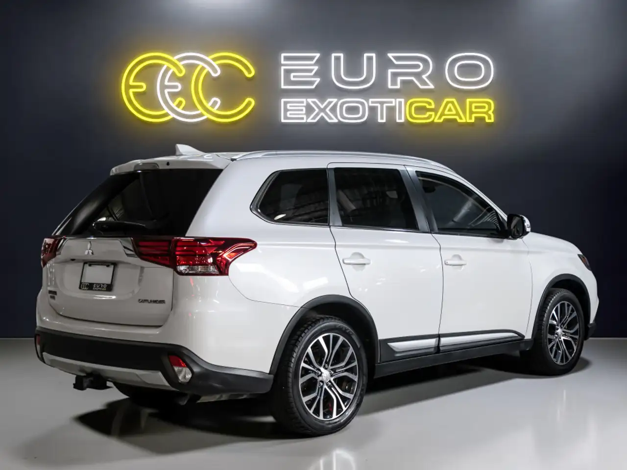 Mitsubishi Outlander снимка Mitsubishi Outlander