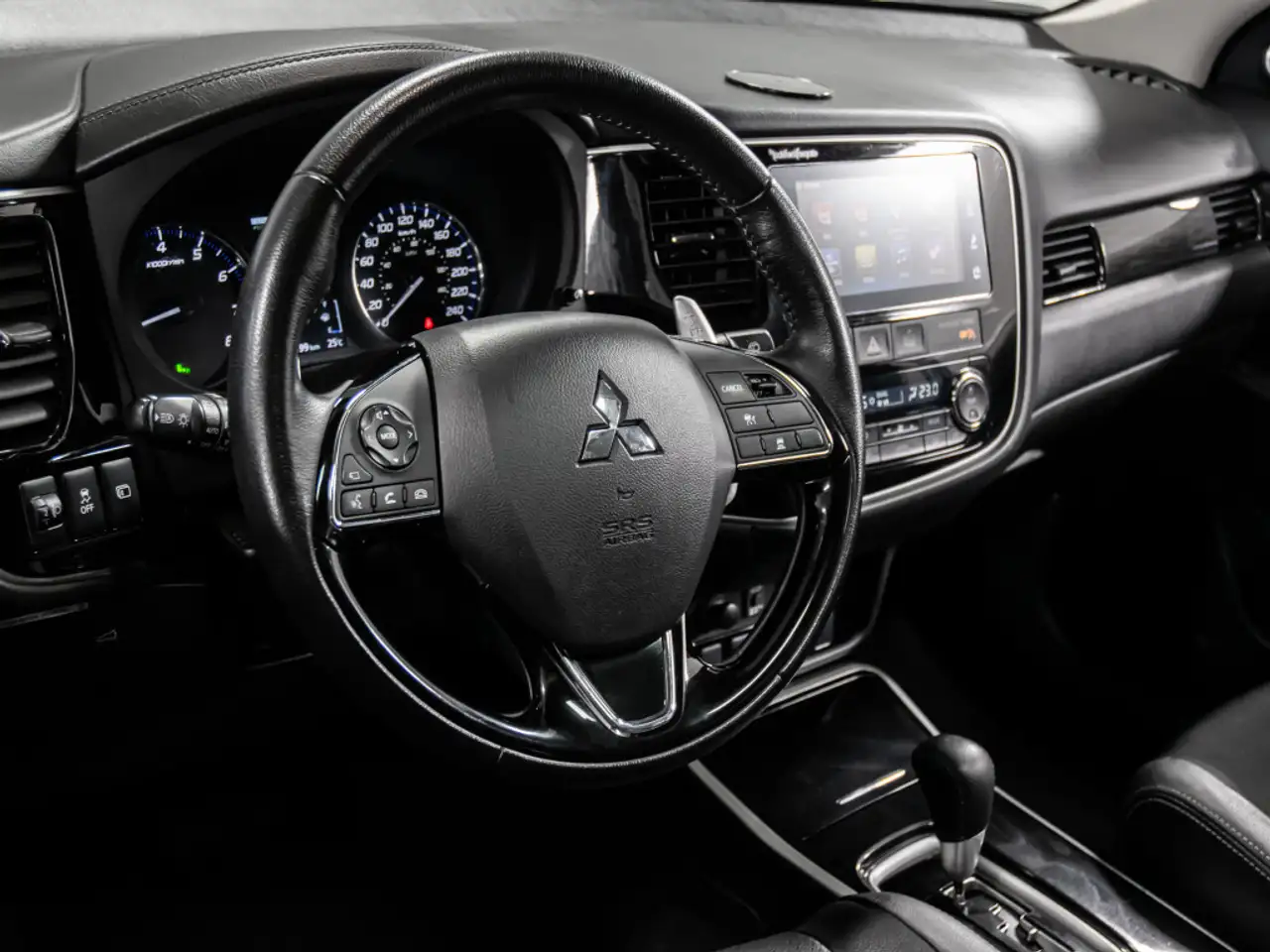 Mitsubishi Outlander снимка Mitsubishi Outlander