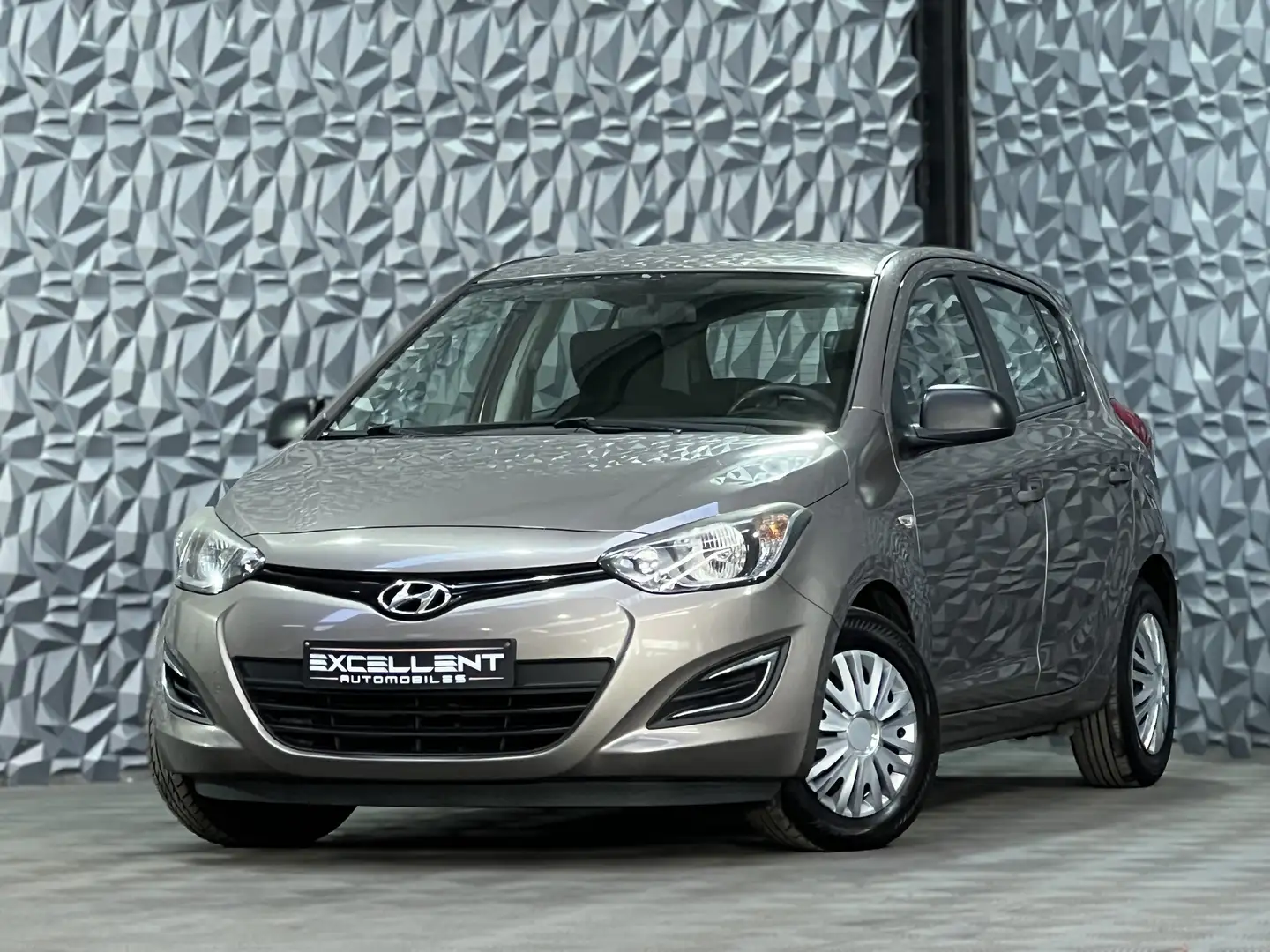 Hyundai i20 1.2i Lounge/GARANTIE 12 MOIS/// Beige - 1