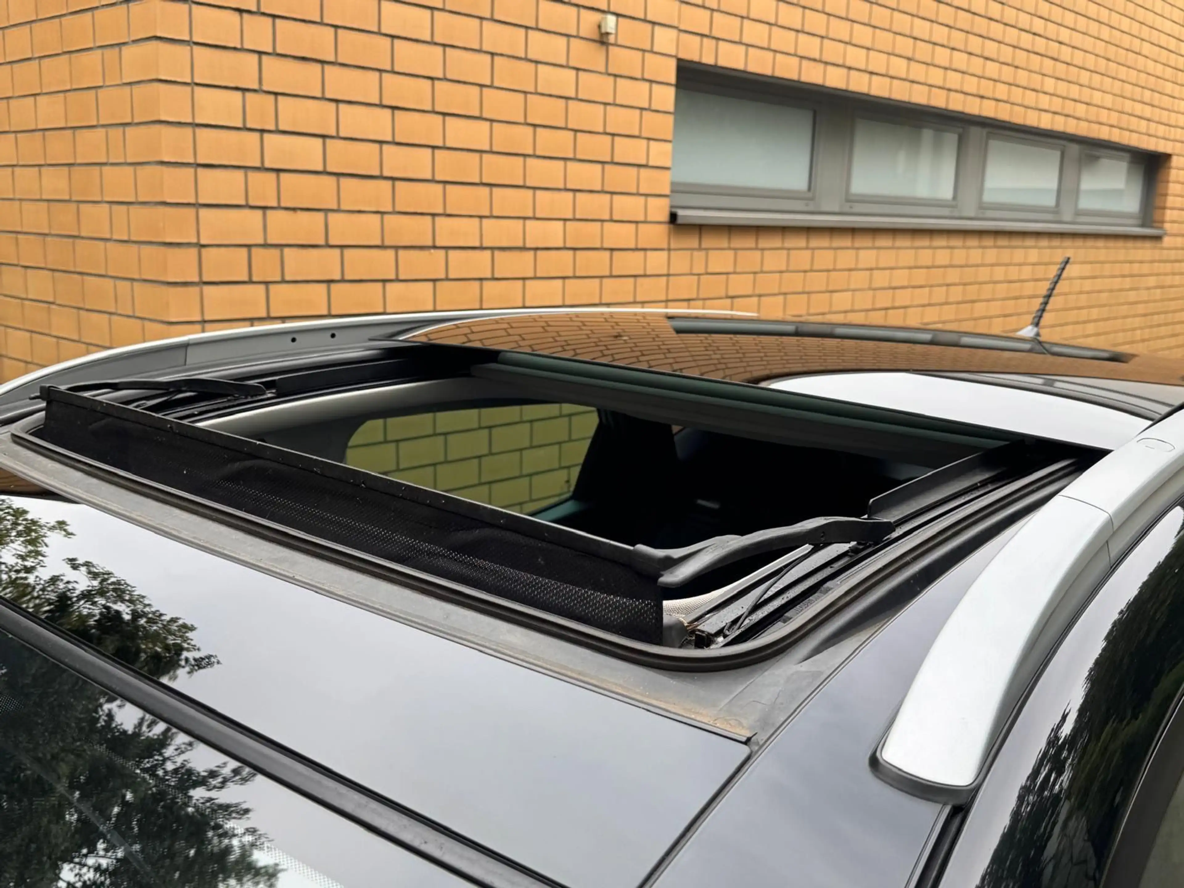 Hyundai iX35 Style/PANORAMADACH/4XSITZHEIZUNG/LEDER/GEPF — photo 2