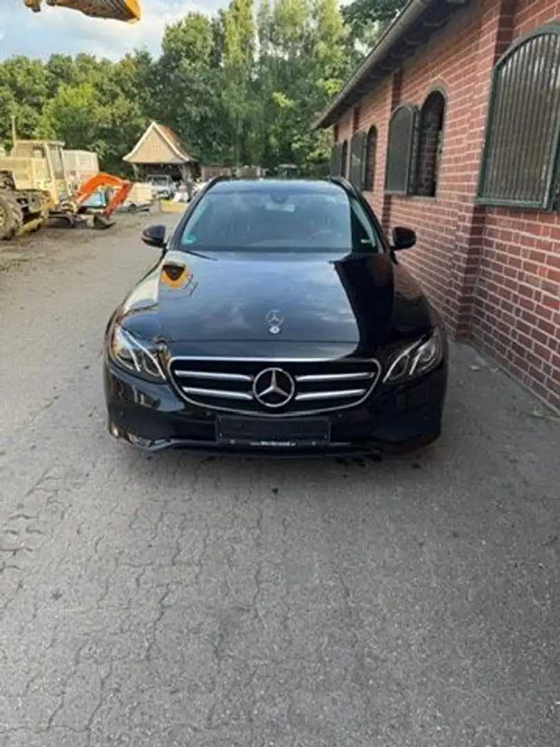 Mercedes-Benz E 220 d T 9G Avantgarde Navi LED Kamera AHK GSD Schwarz - 2