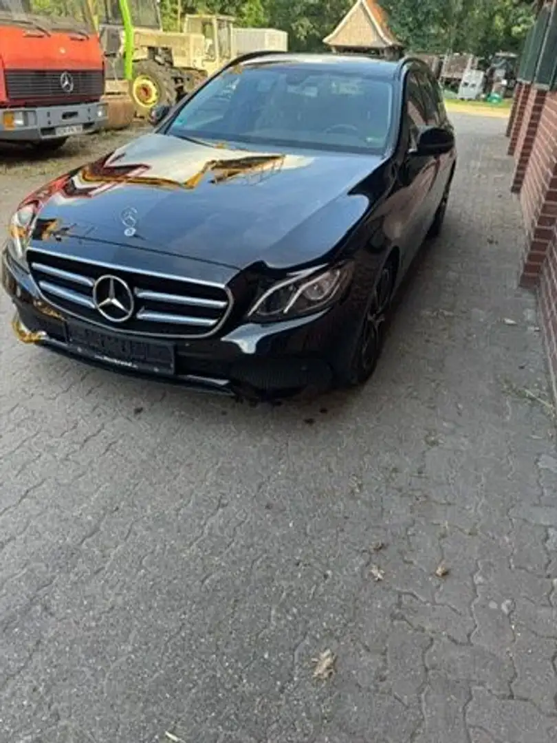 Mercedes-Benz E 220 d T 9G Avantgarde Navi LED Kamera AHK GSD Schwarz - 1