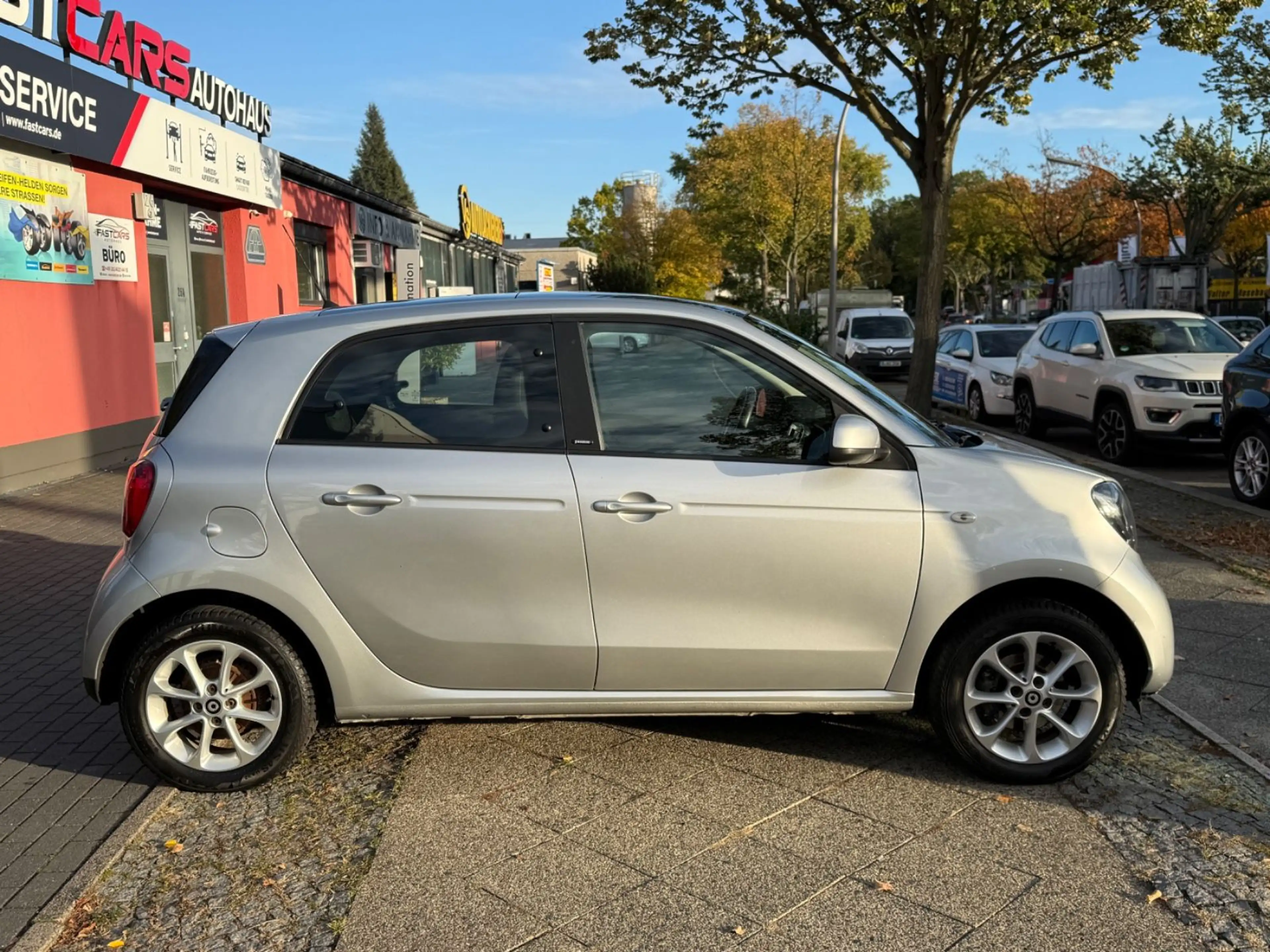 smart forFour Passion Panorama Navi SHZ Klima — photo 9