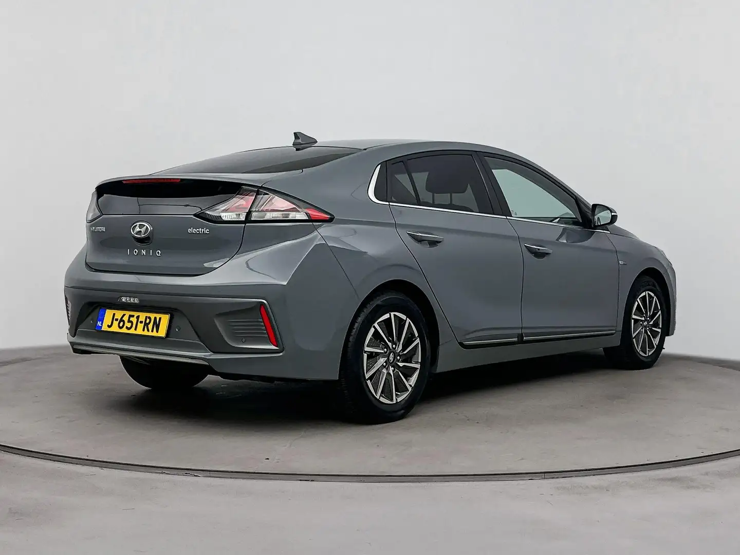 Hyundai IONIQ PREMIUM EV 38 kWh | ALL SEASONS | NAVI | CLIMA | A Gris - 2