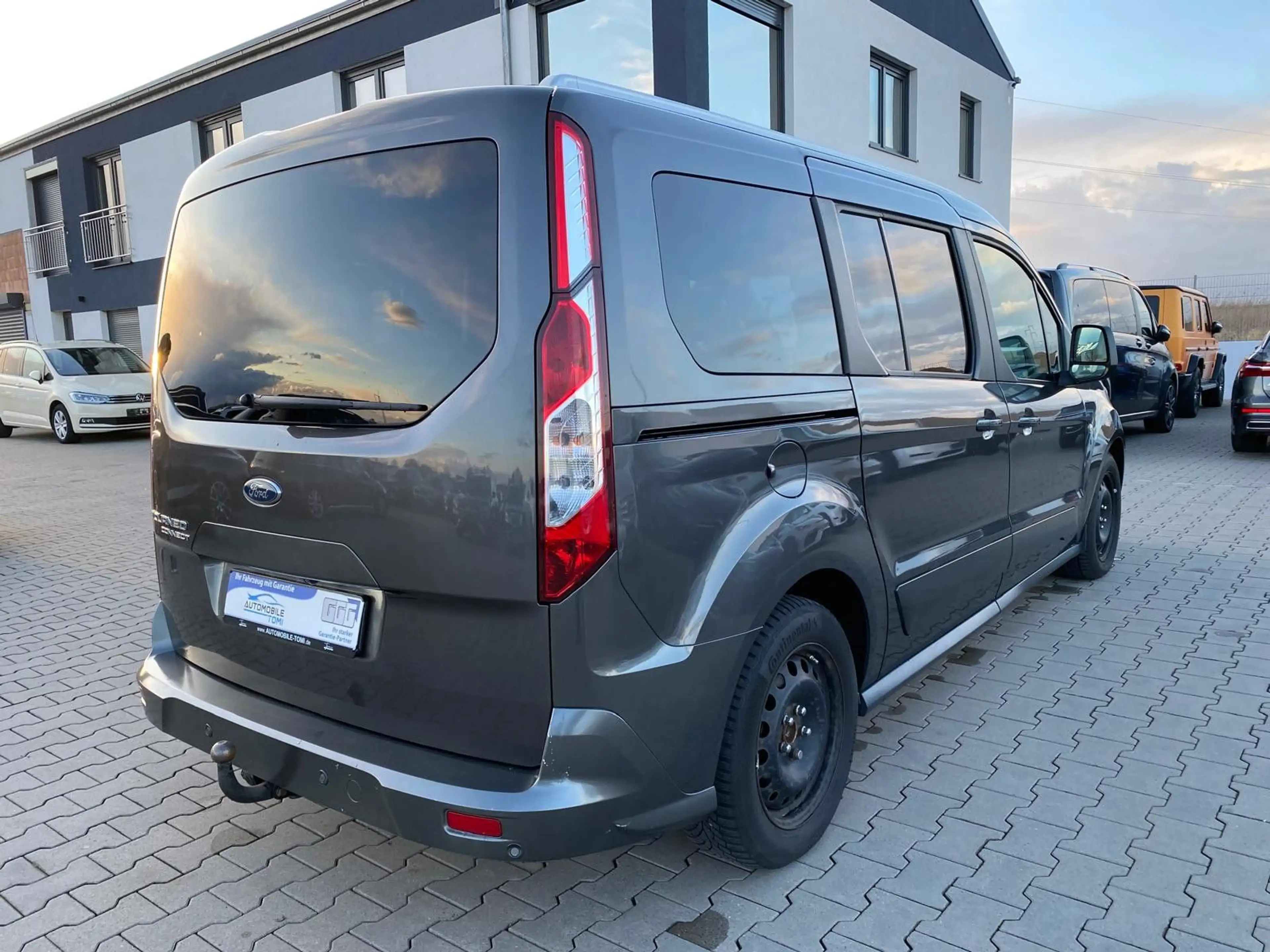 Ford Tourneo Connect Titanium/PANO/NAVI/R-KAM/7Sitze/ — photo 8