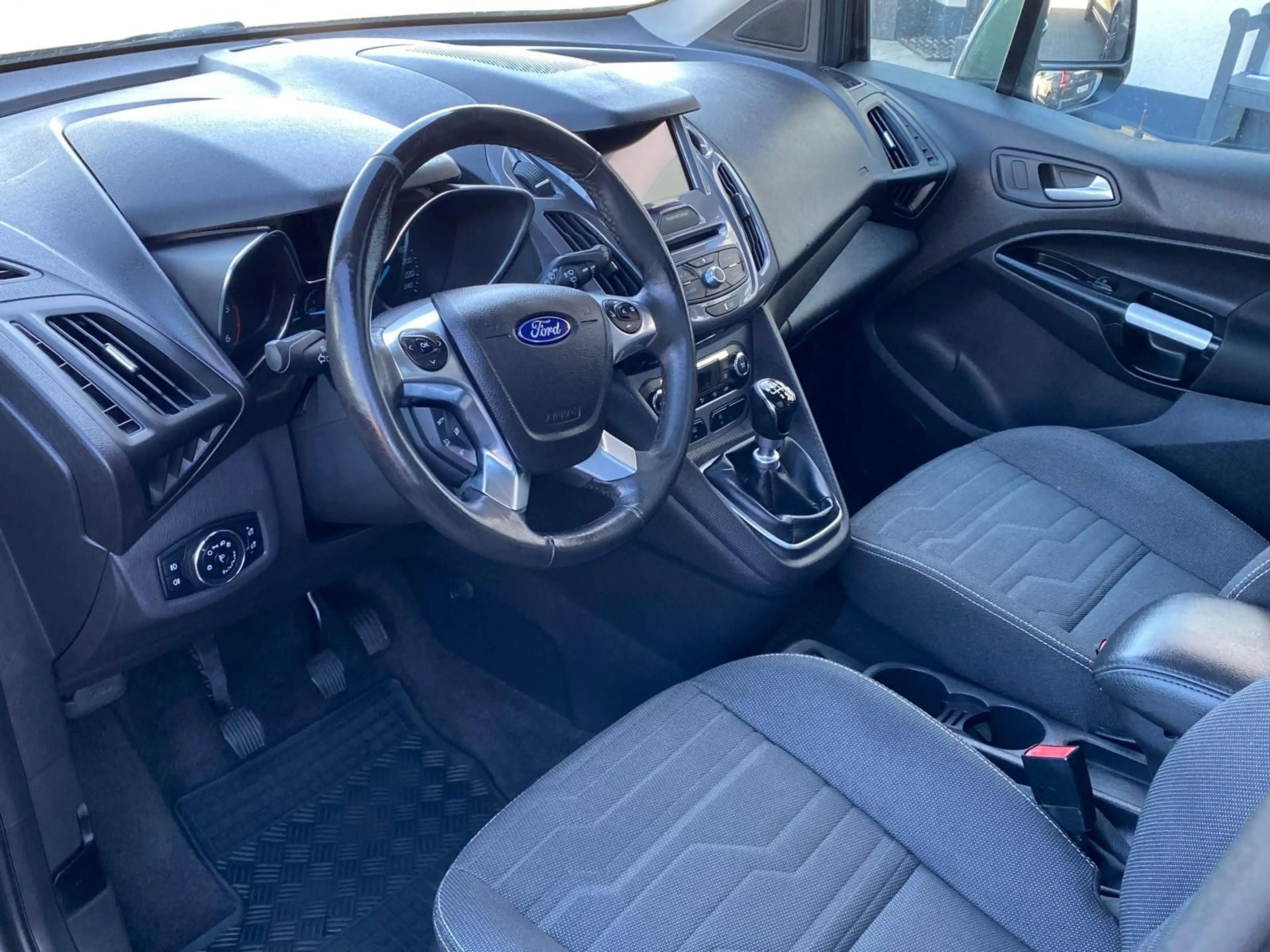 Ford Tourneo Connect Titanium/PANO/NAVI/R-KAM/7Sitze/ — photo 15