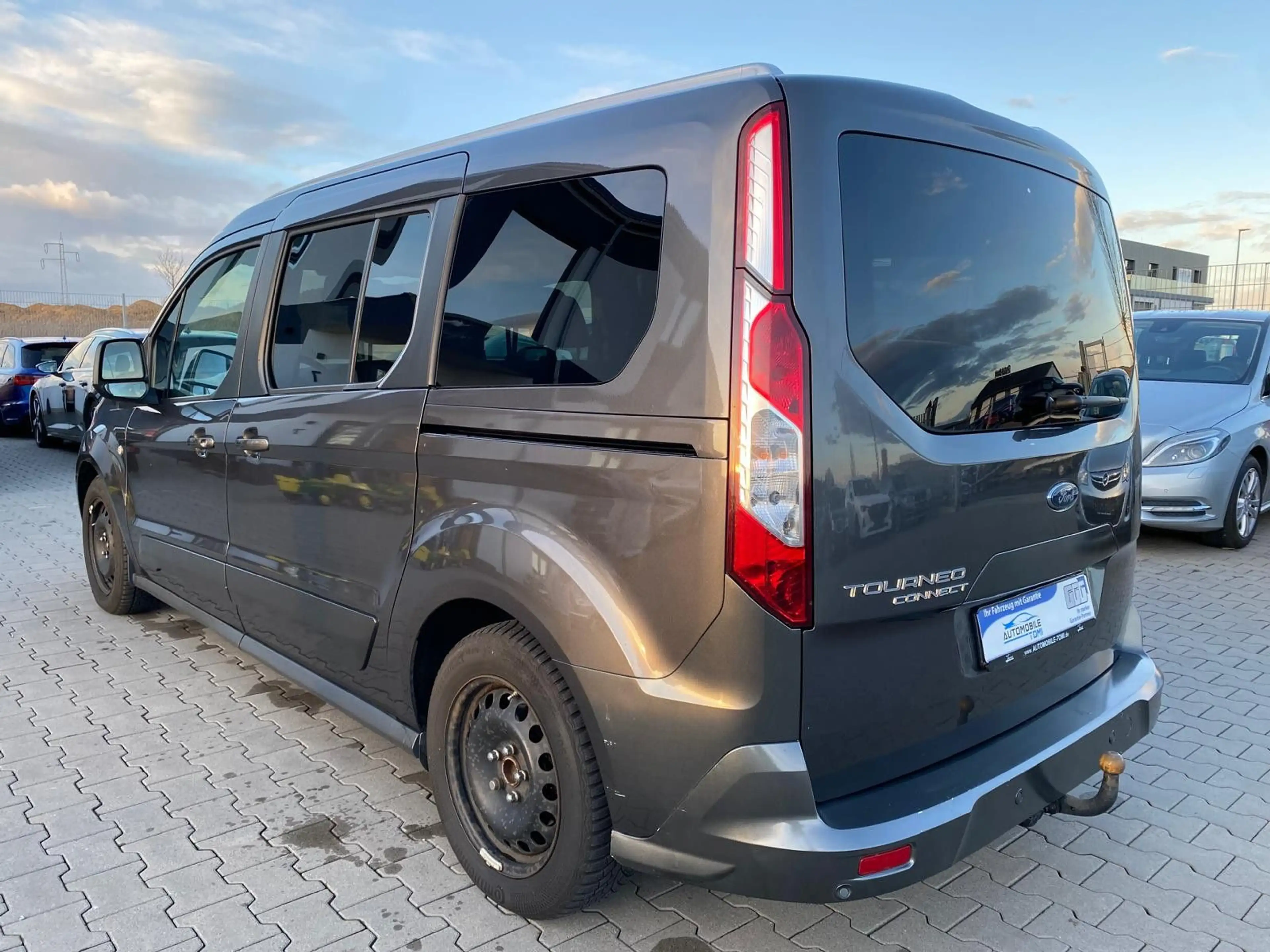 Ford Tourneo Connect Titanium/PANO/NAVI/R-KAM/7Sitze/ — photo 9