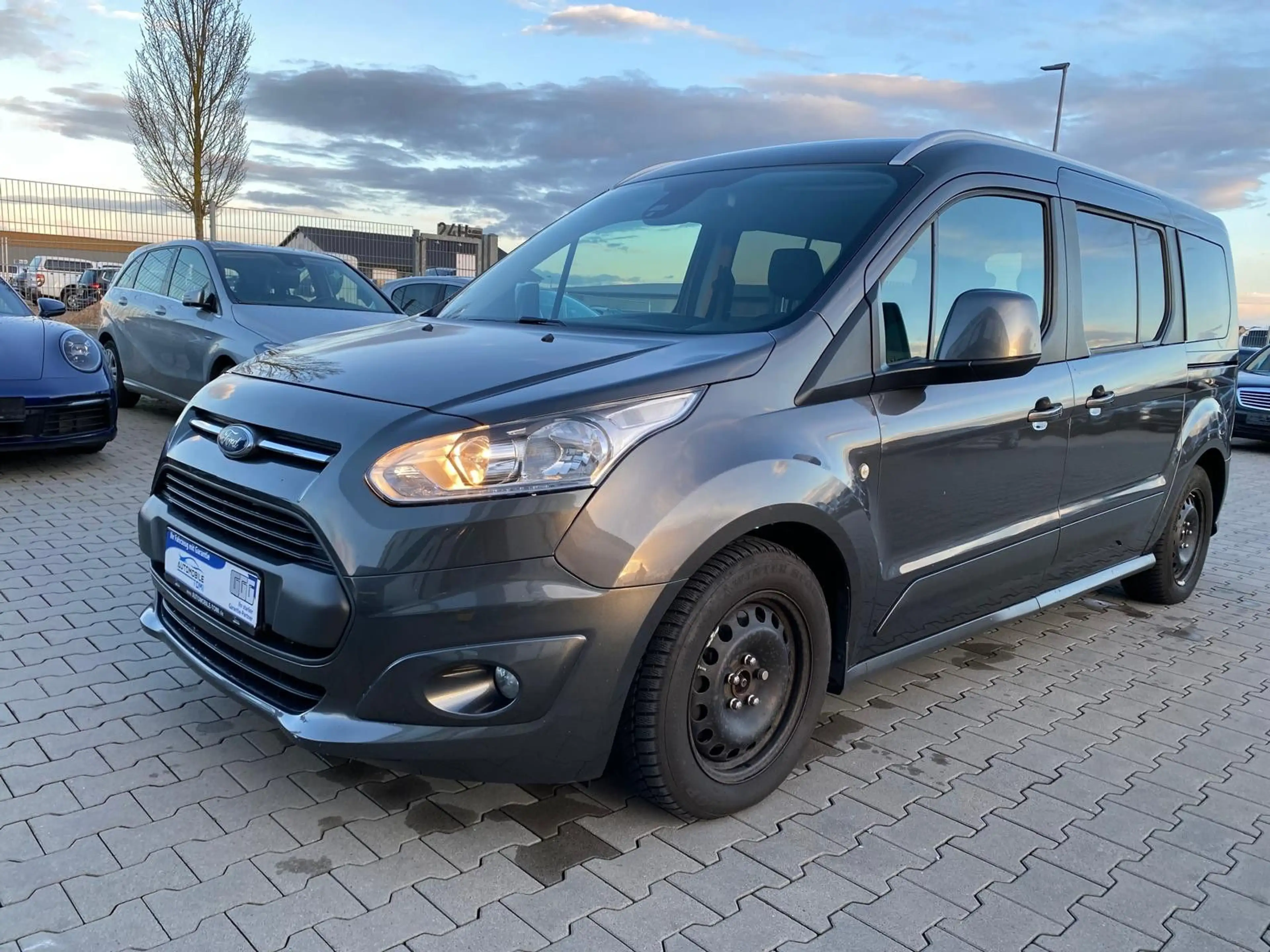 Ford Tourneo Connect Titanium/PANO/NAVI/R-KAM/7Sitze/