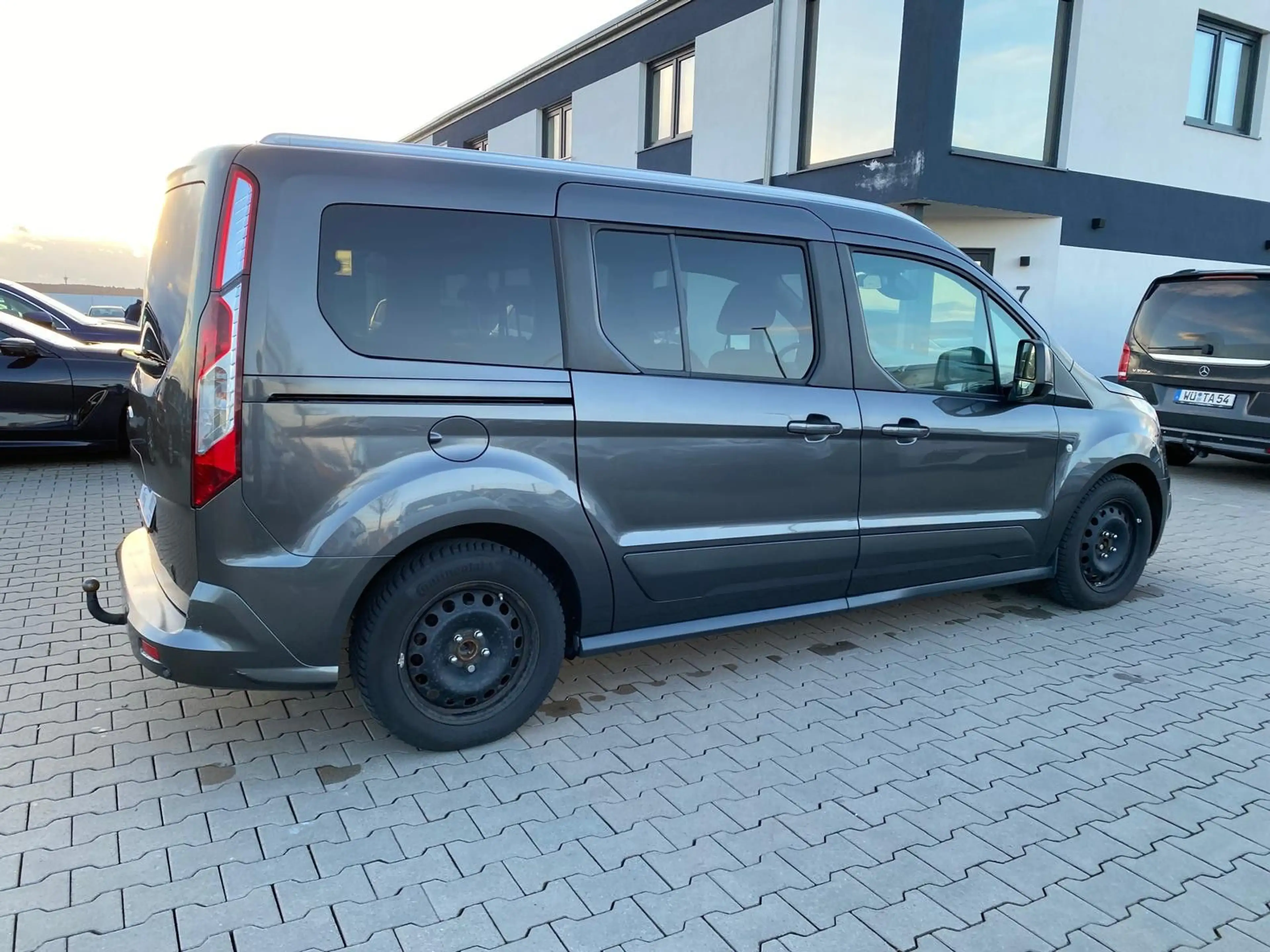 Ford Tourneo Connect Titanium/PANO/NAVI/R-KAM/7Sitze/ — photo 7