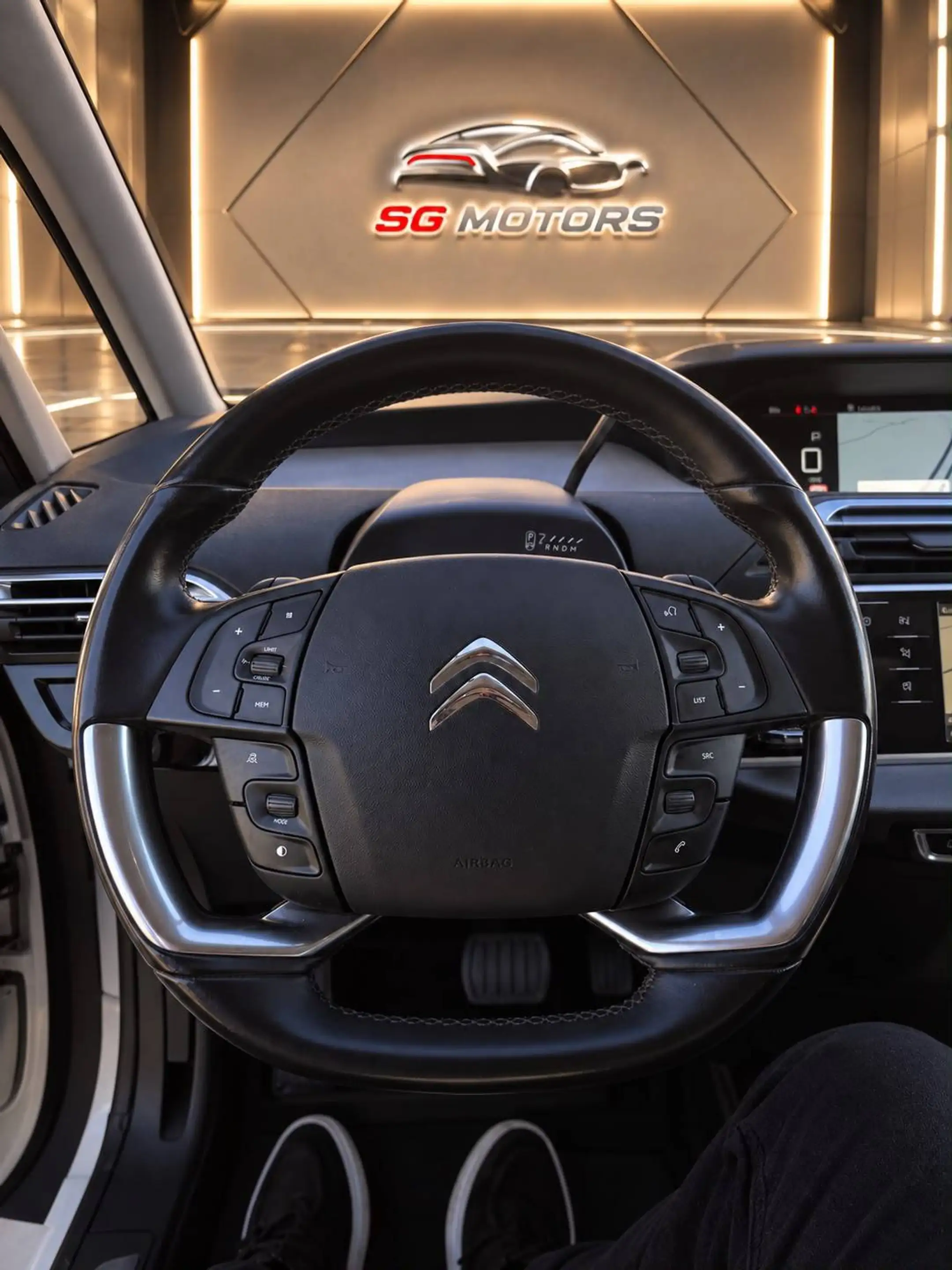 Citroen Grand C4 Picasso — photo 11