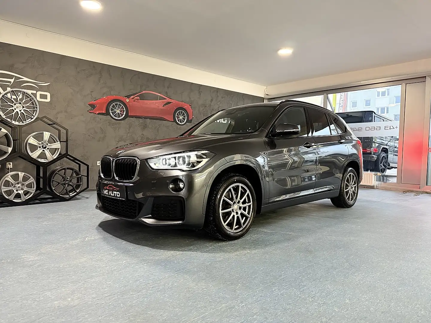 BMW X1 xDrive M-PAKET Sport Aut. *HEAD-UP*AHK*SPZ*GARA... Schwarz - 1