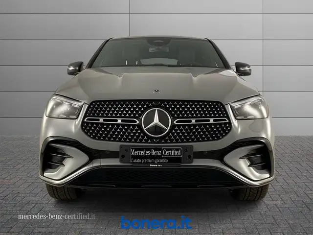 Mercedes-Benz 450 view 4