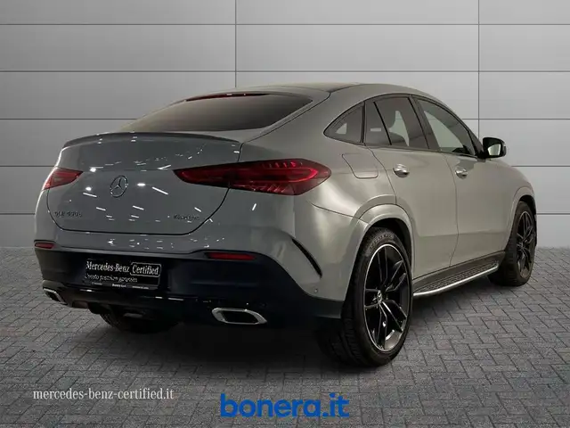 Mercedes-Benz 450 view 3