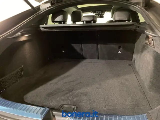 Mercedes-Benz 450 view 9
