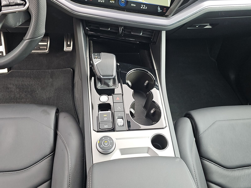 Volkswagen Touareg R-Line 3,0 l V6 TDI SCR 4MOTION 170 kW ( — photo 15