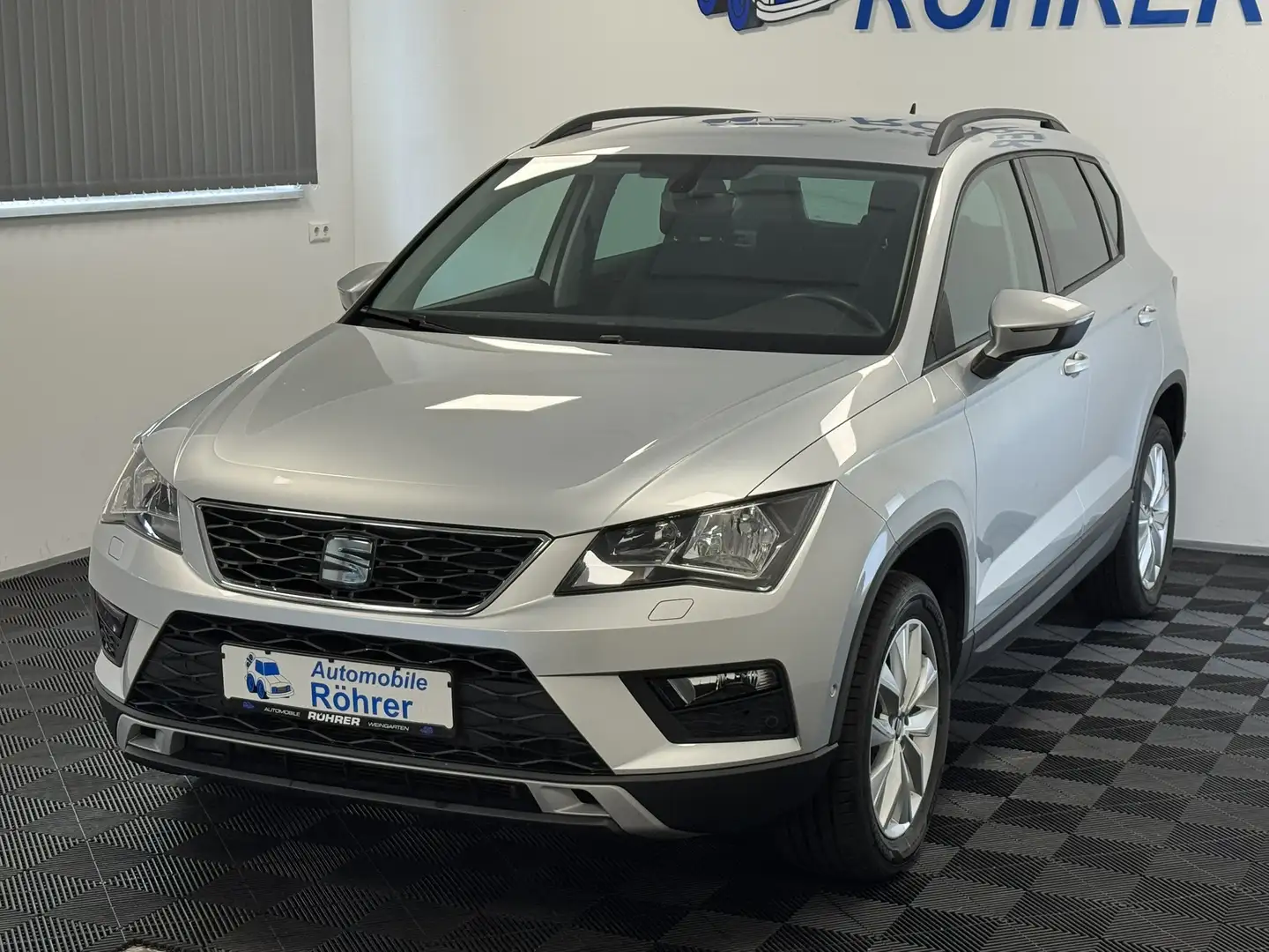 SEAT Ateca 1.6 TDI DSG Style Standheizung Navi Sitzh. Silber - 2