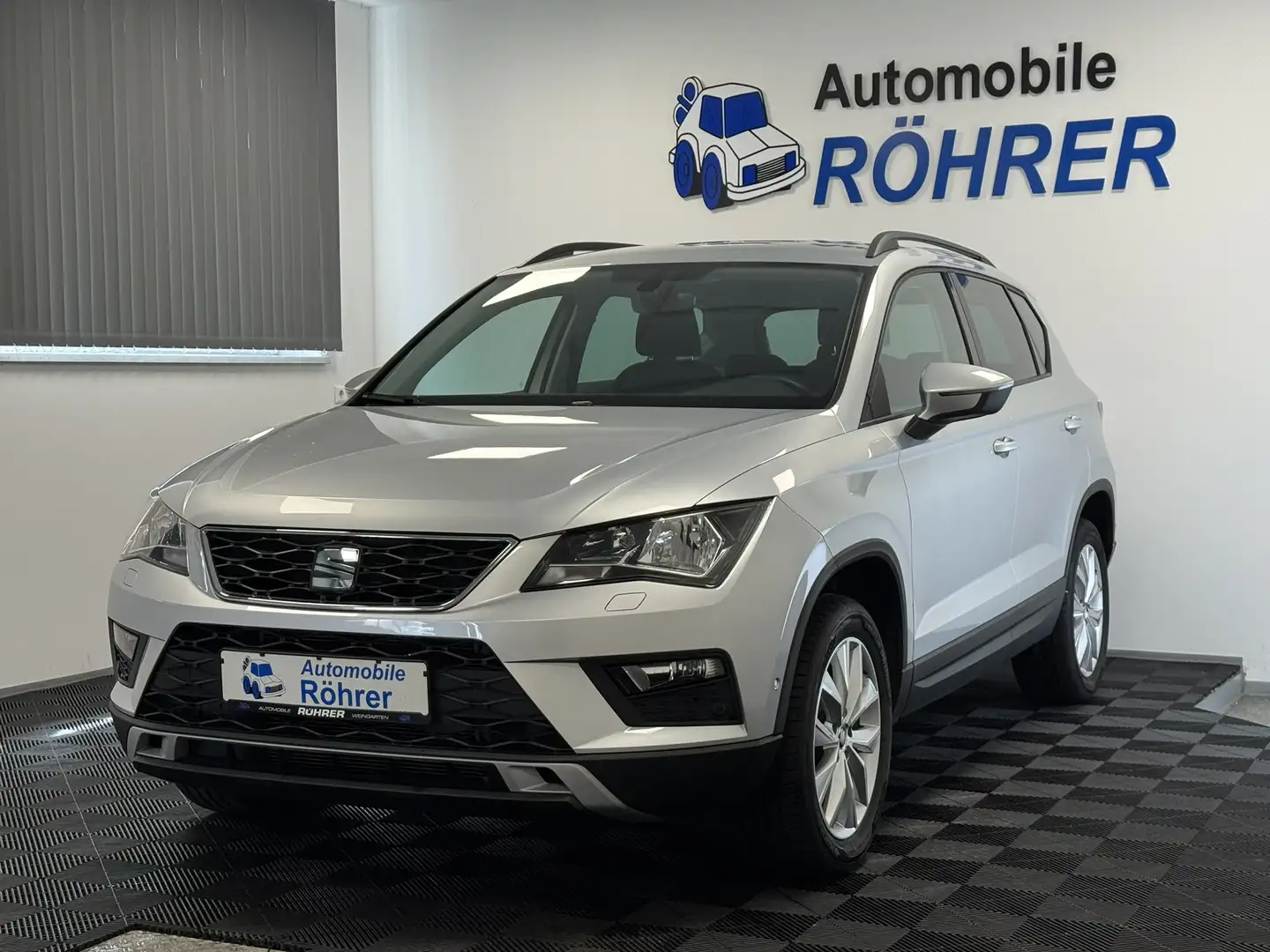 SEAT Ateca 1.6 TDI DSG Style Standheizung Navi Sitzh. Silber - 1