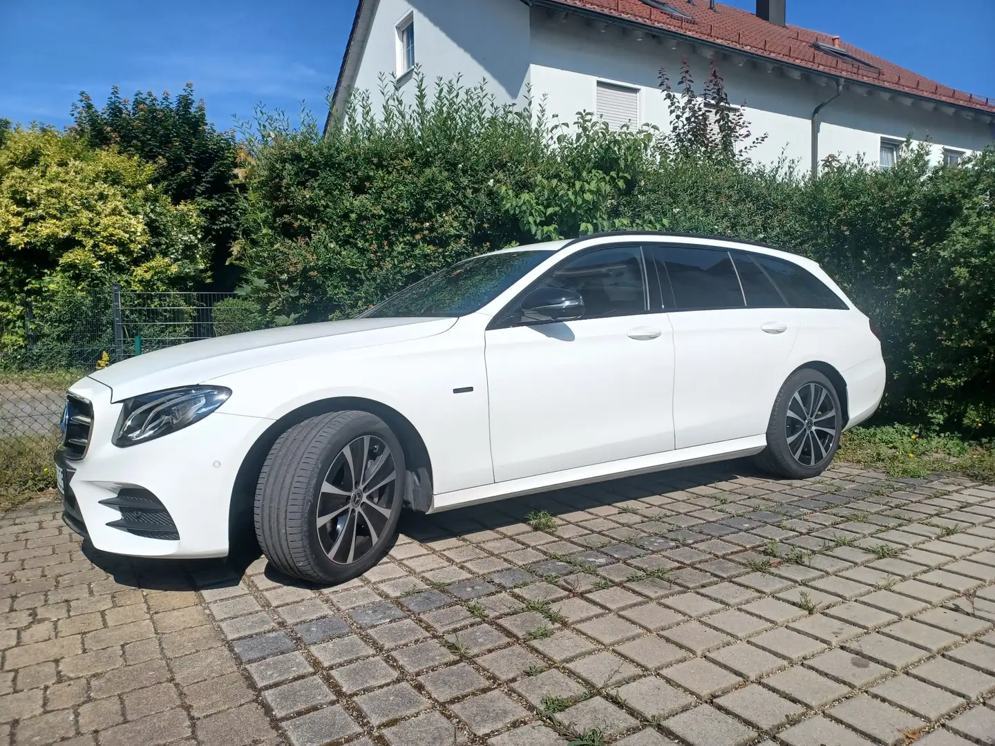 Mercedes-Benz E 300 de T 9G-TRONIC AMG Line - 2