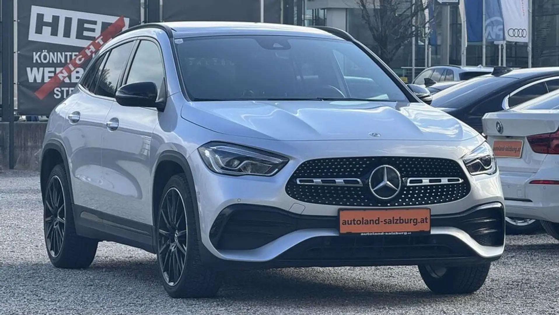 Mercedes-Benz GLA 250 e* Service gepflegt* 8FACH*PANO* NAVI* Silber - 1